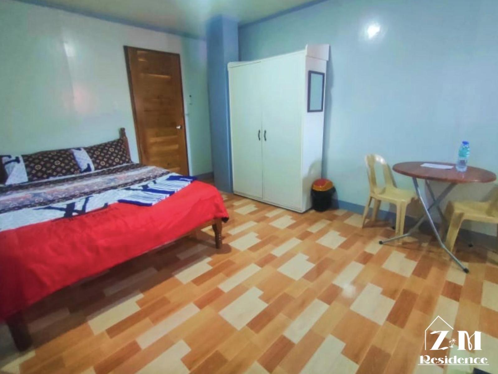 One-Bedroom Apartment - Photo 3