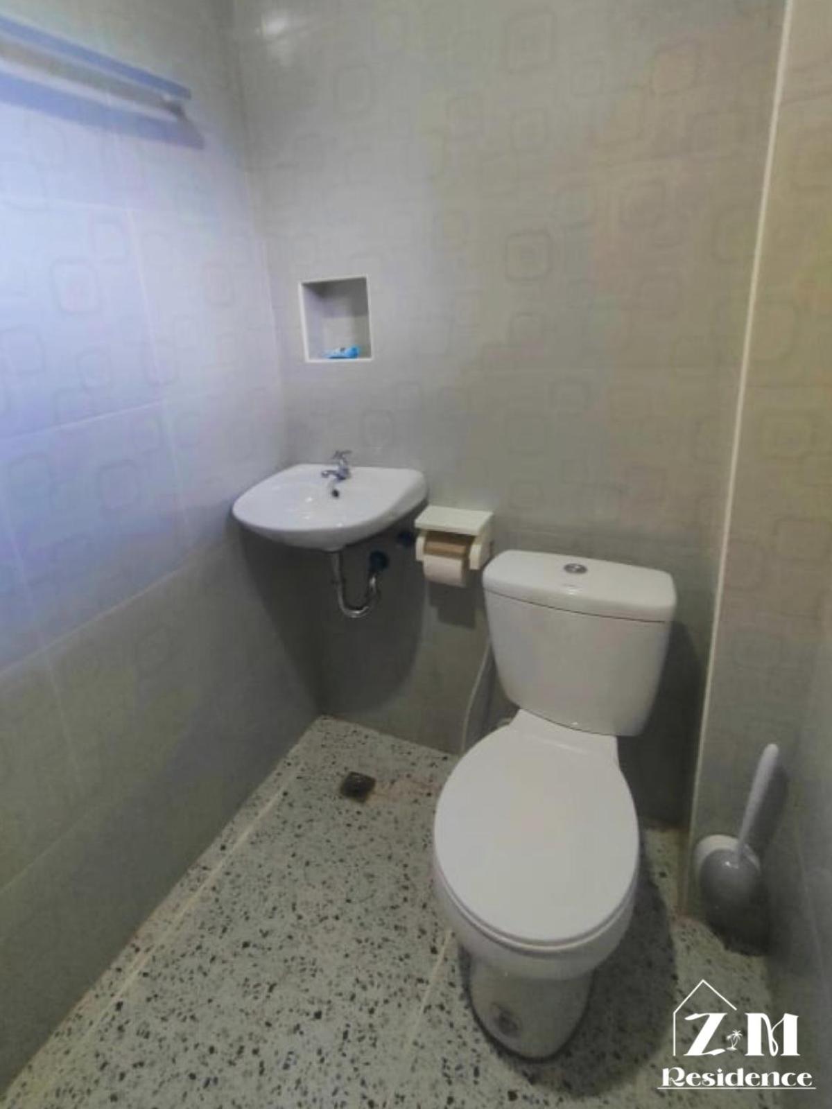 One-Bedroom Apartment - Photo 11