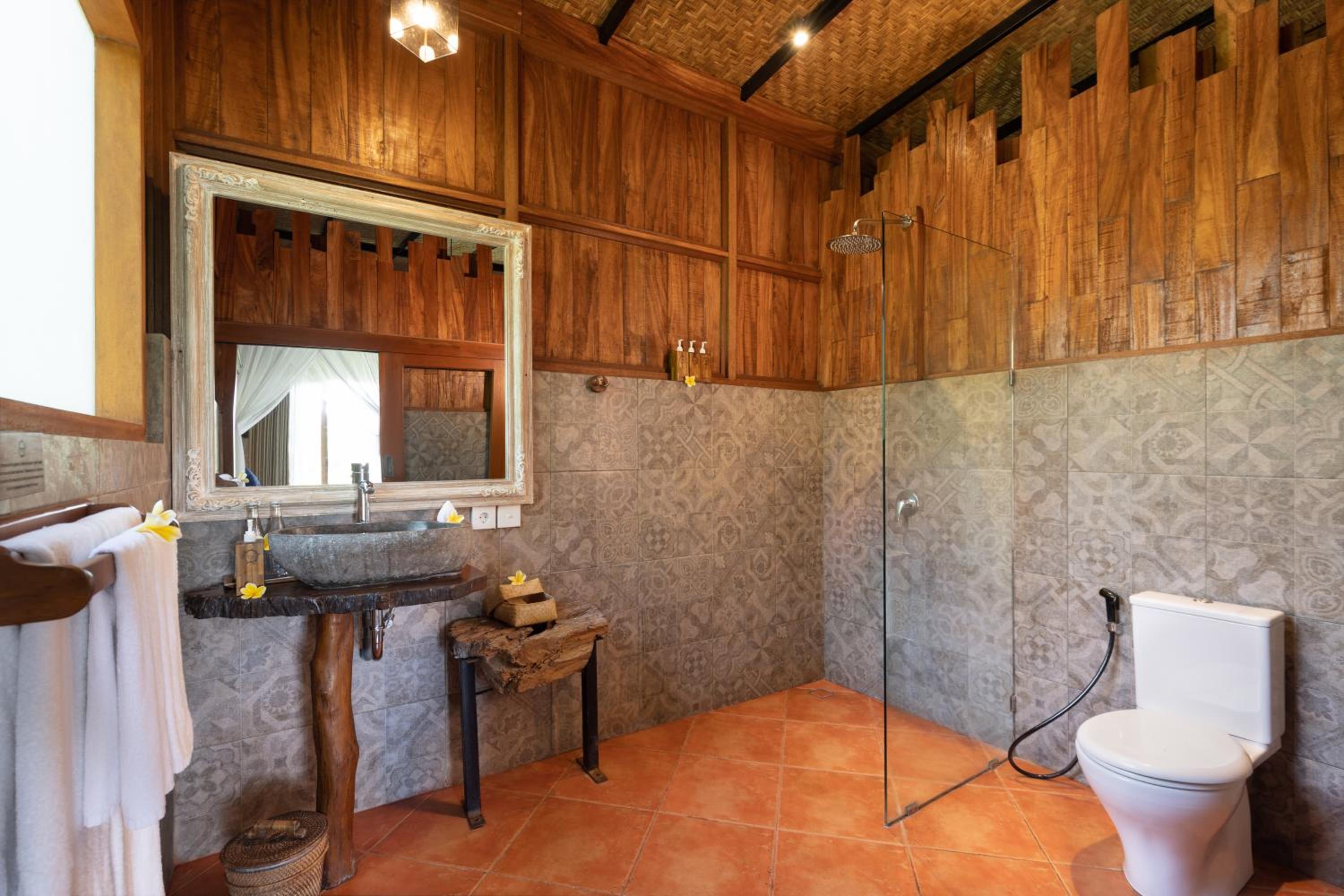 Honeymooner Rain Forest Deluxe with Free Mini-bar  - Photo 3