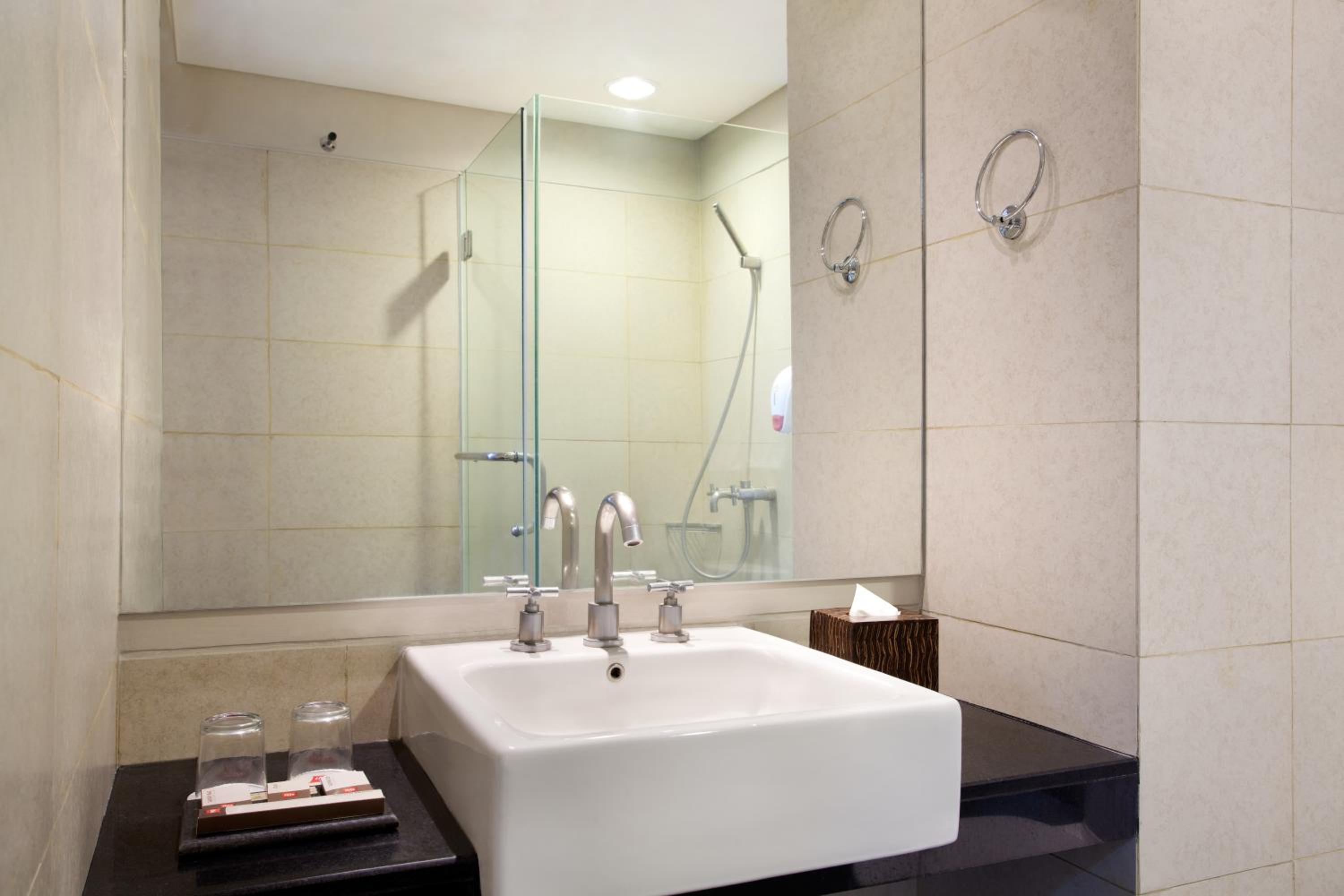 Standard Twin Room - Photo 2