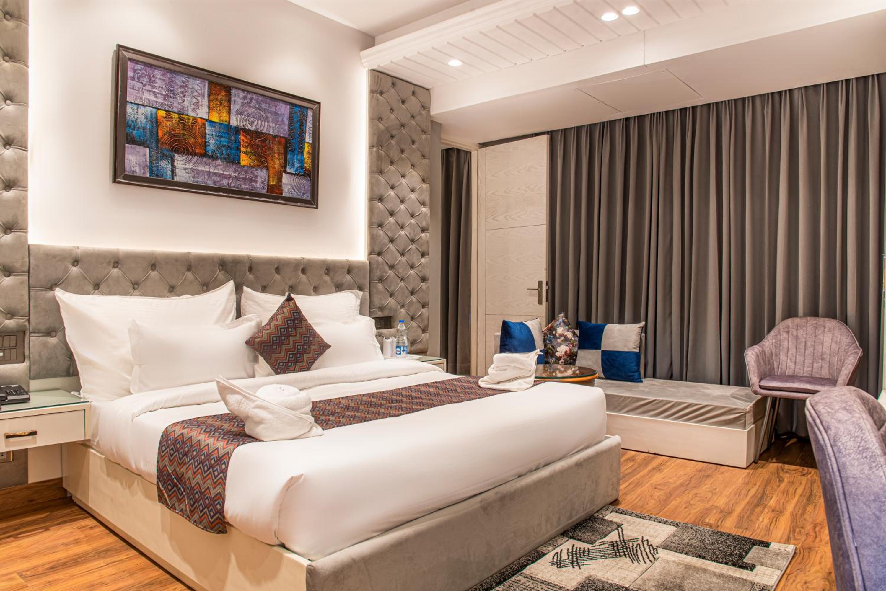 Deluxe Room - Photo 9