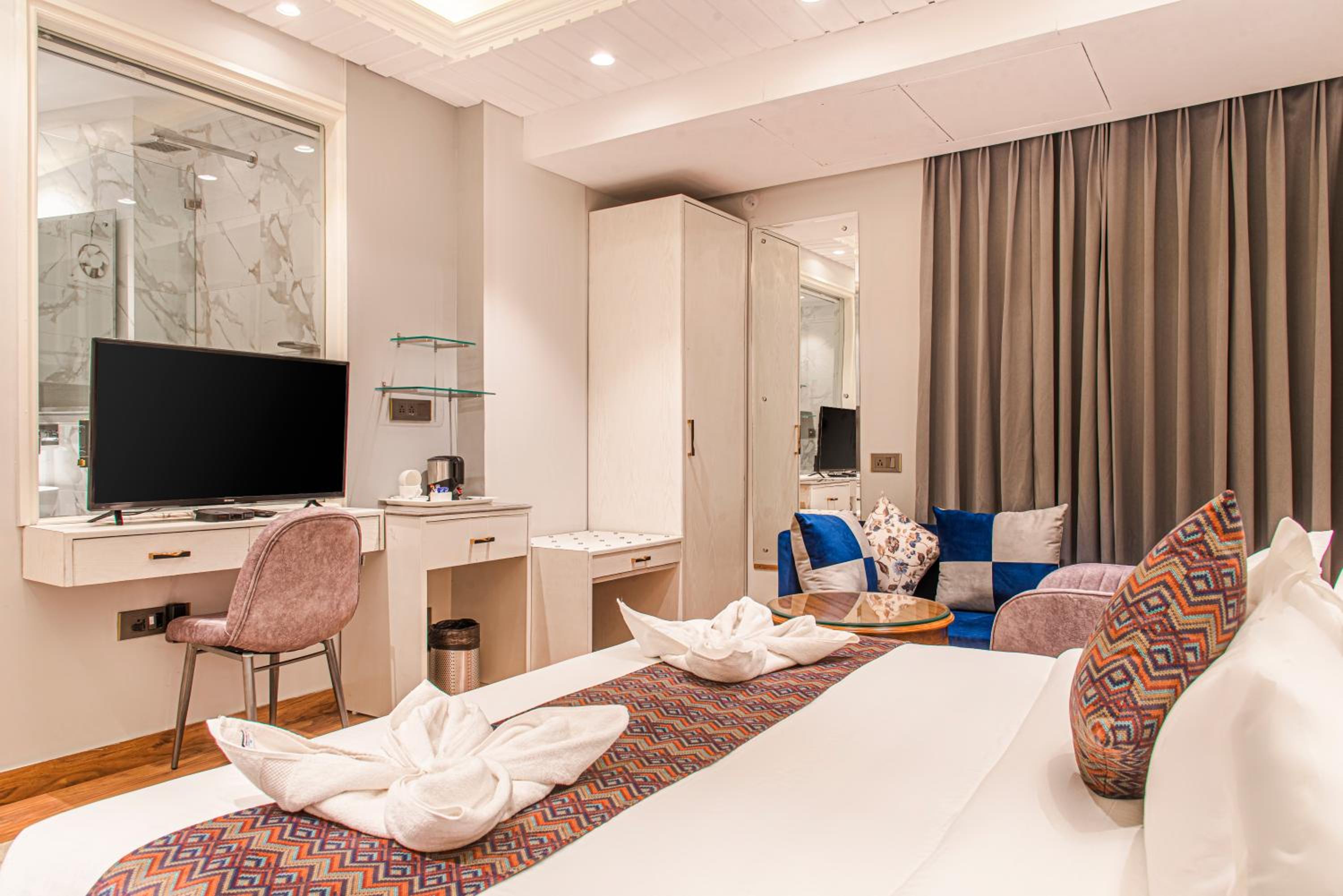 Deluxe Room - Photo 7