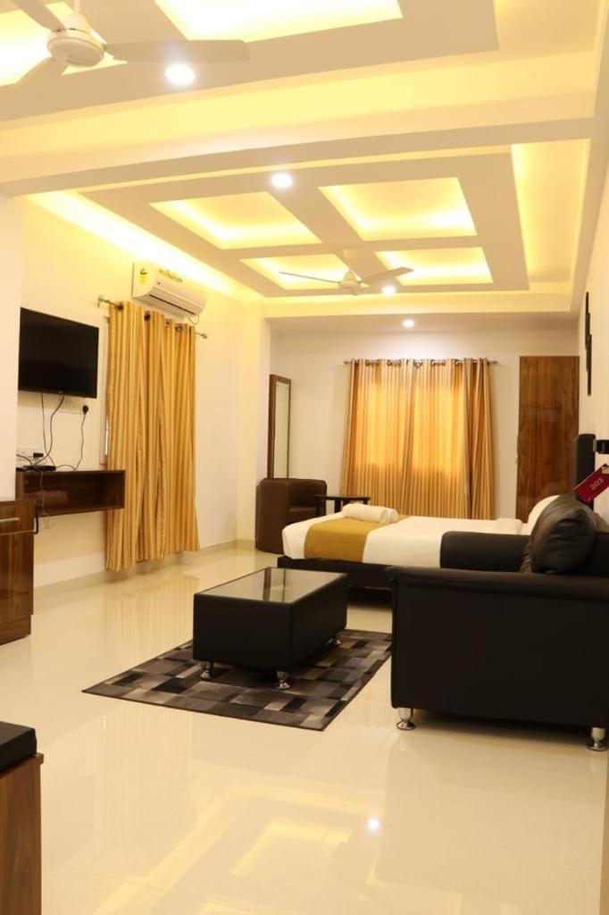 Large Double Room - Photo 5