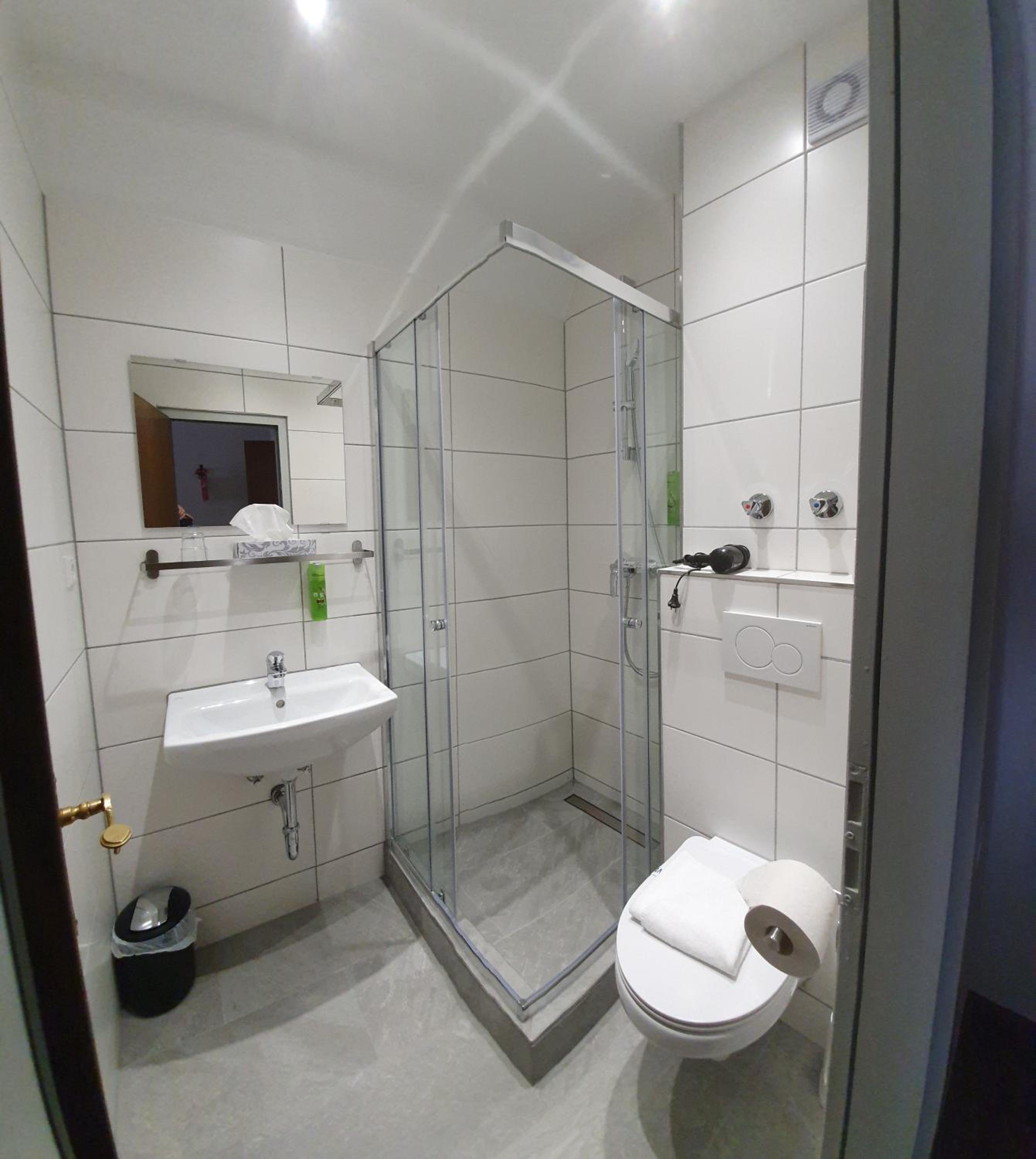 Double Room - Photo 2