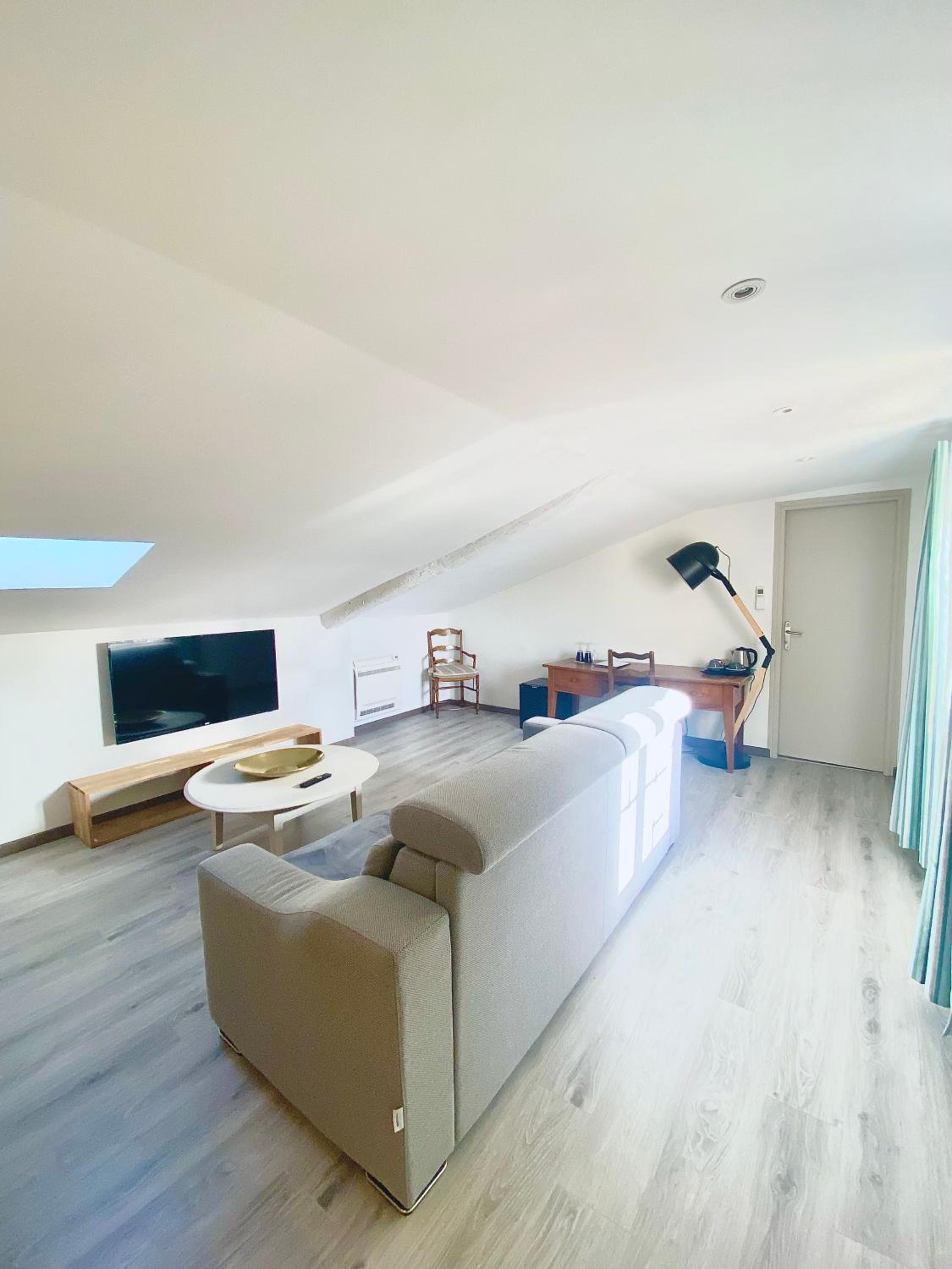 Junior Suite with Sea View photo 2