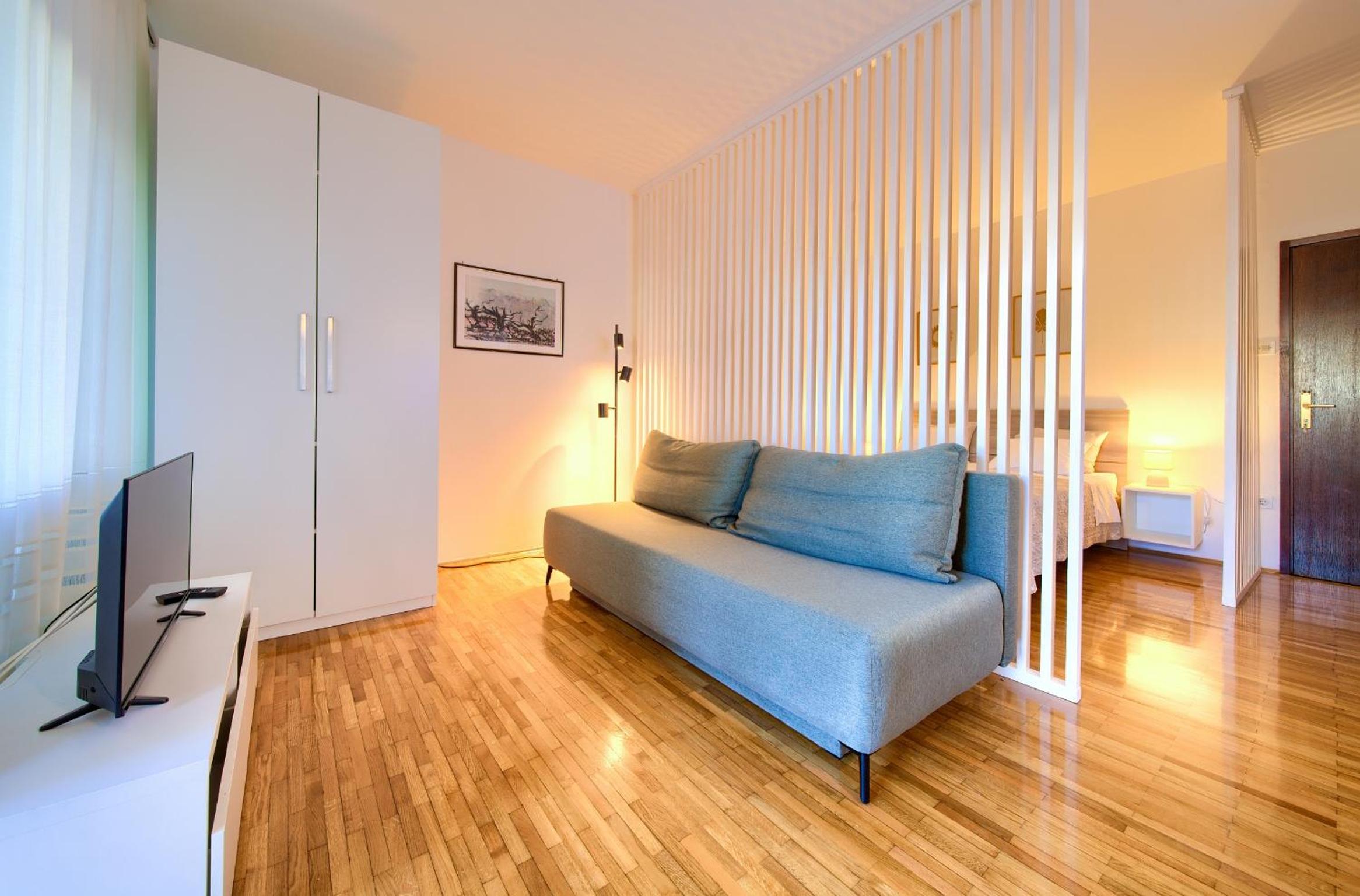 King Studio with Sofa Bed