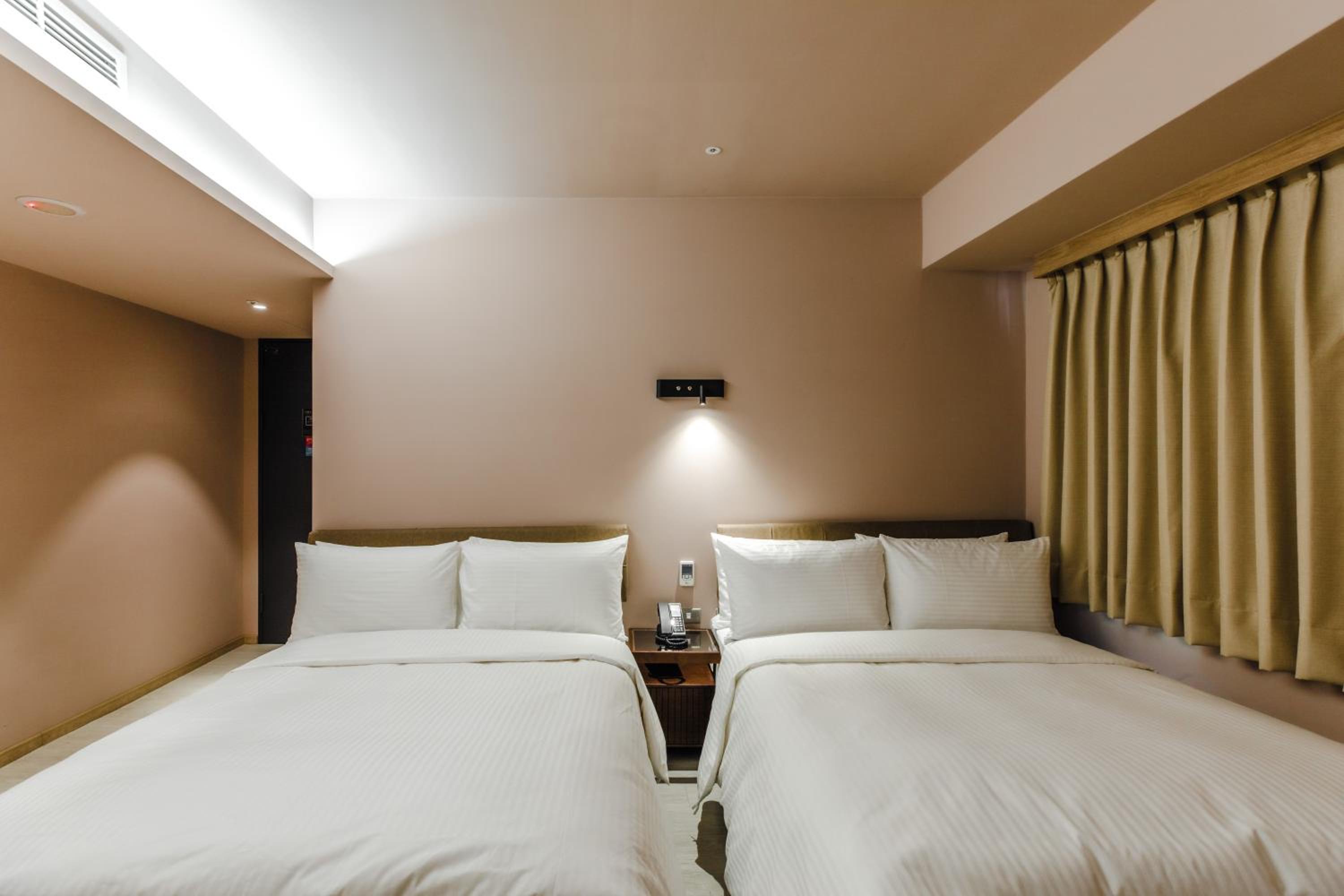 Deluxe Quadruple Room, photo 7