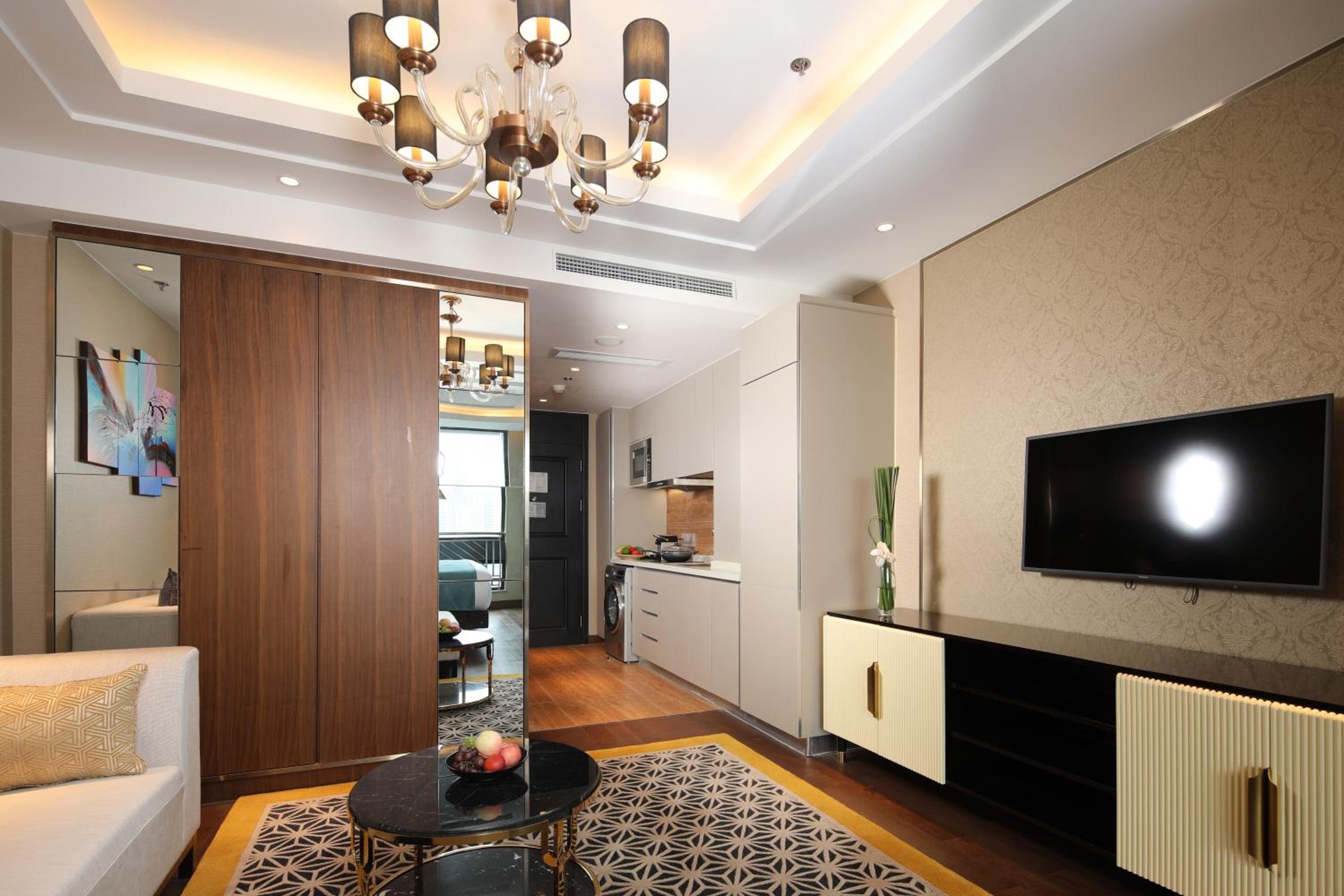Deluxe Family Room photo 3