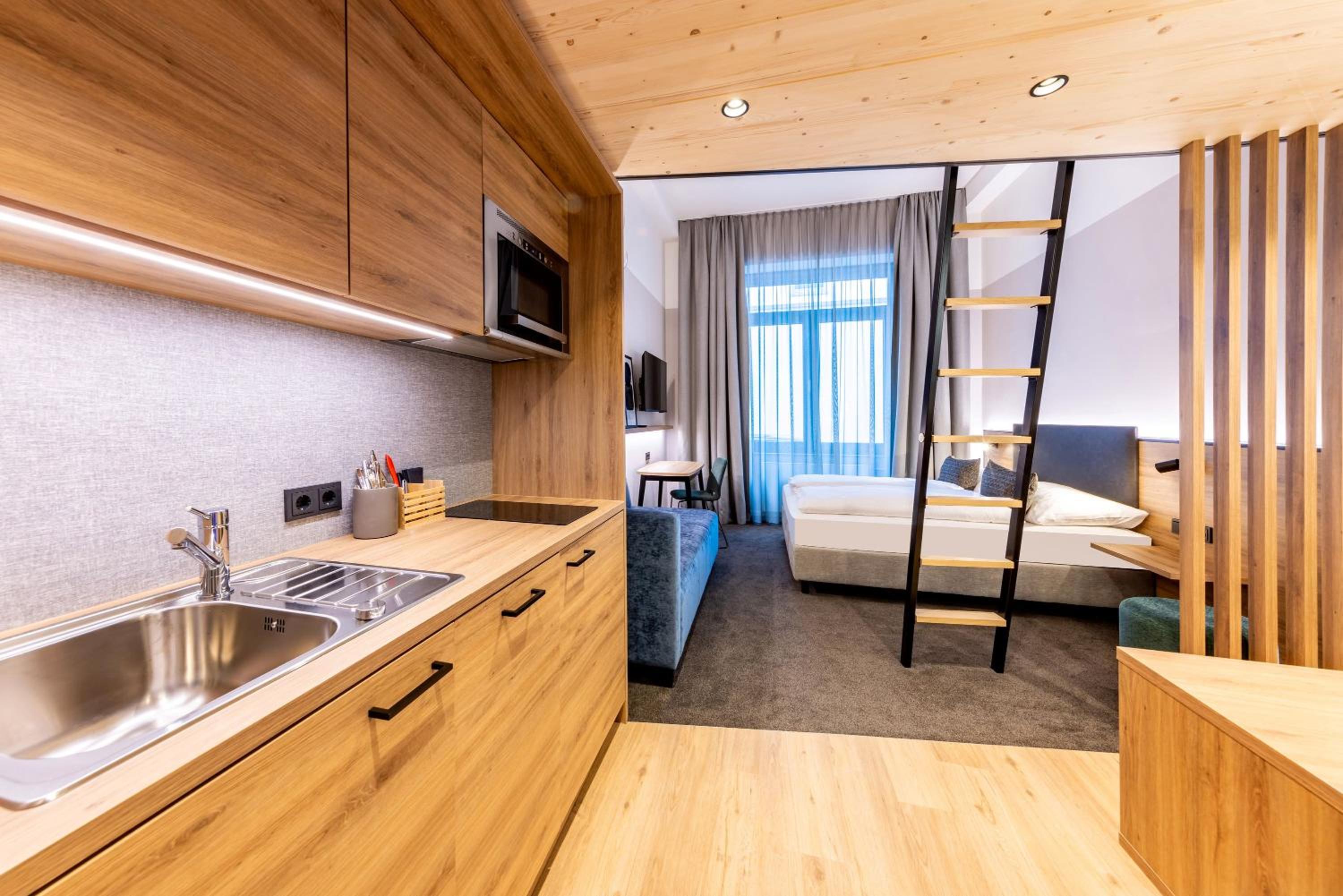 Superior Junior Suite with Kitchenette   photo 2