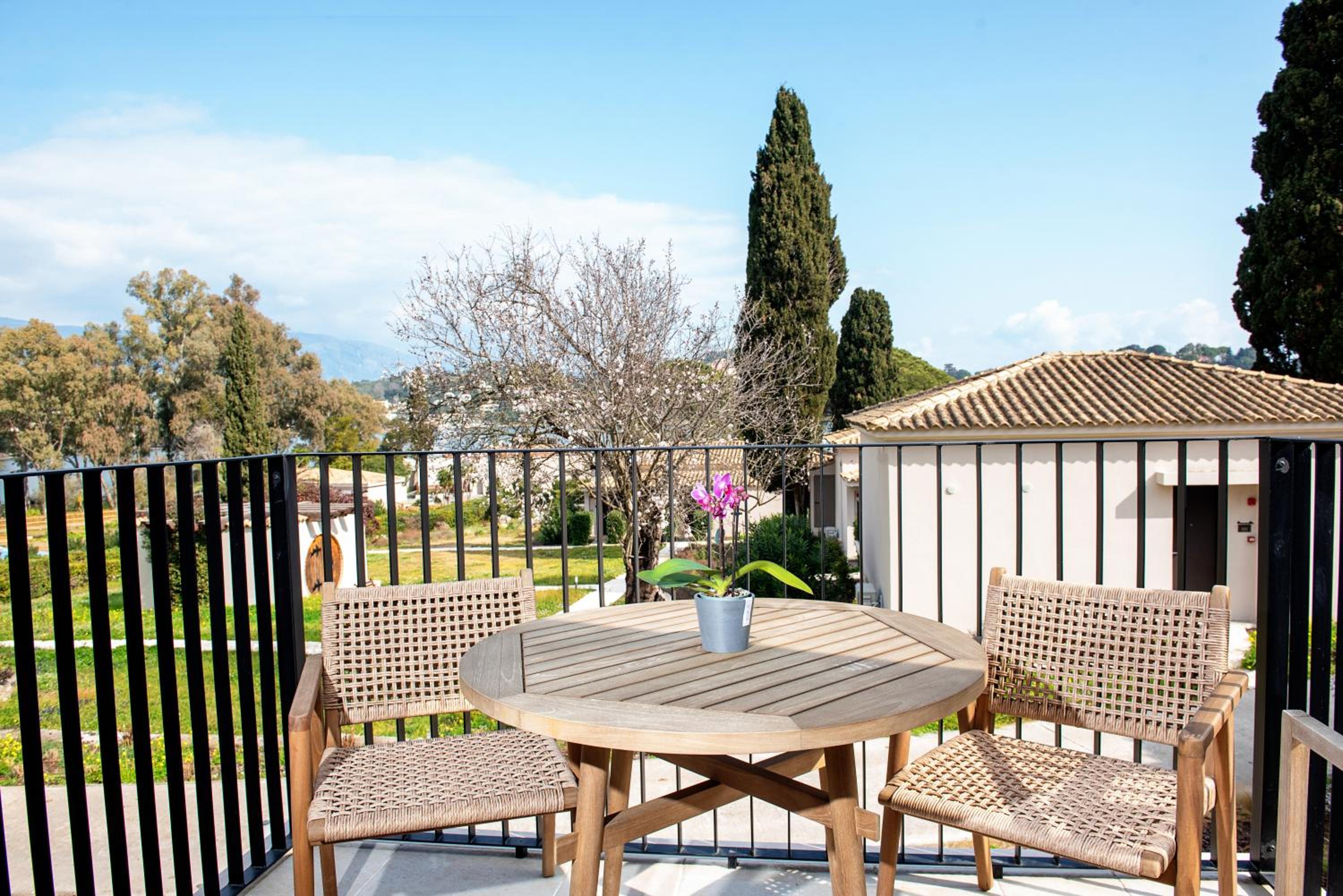 Family Bungalow Garden View thumbnail 6