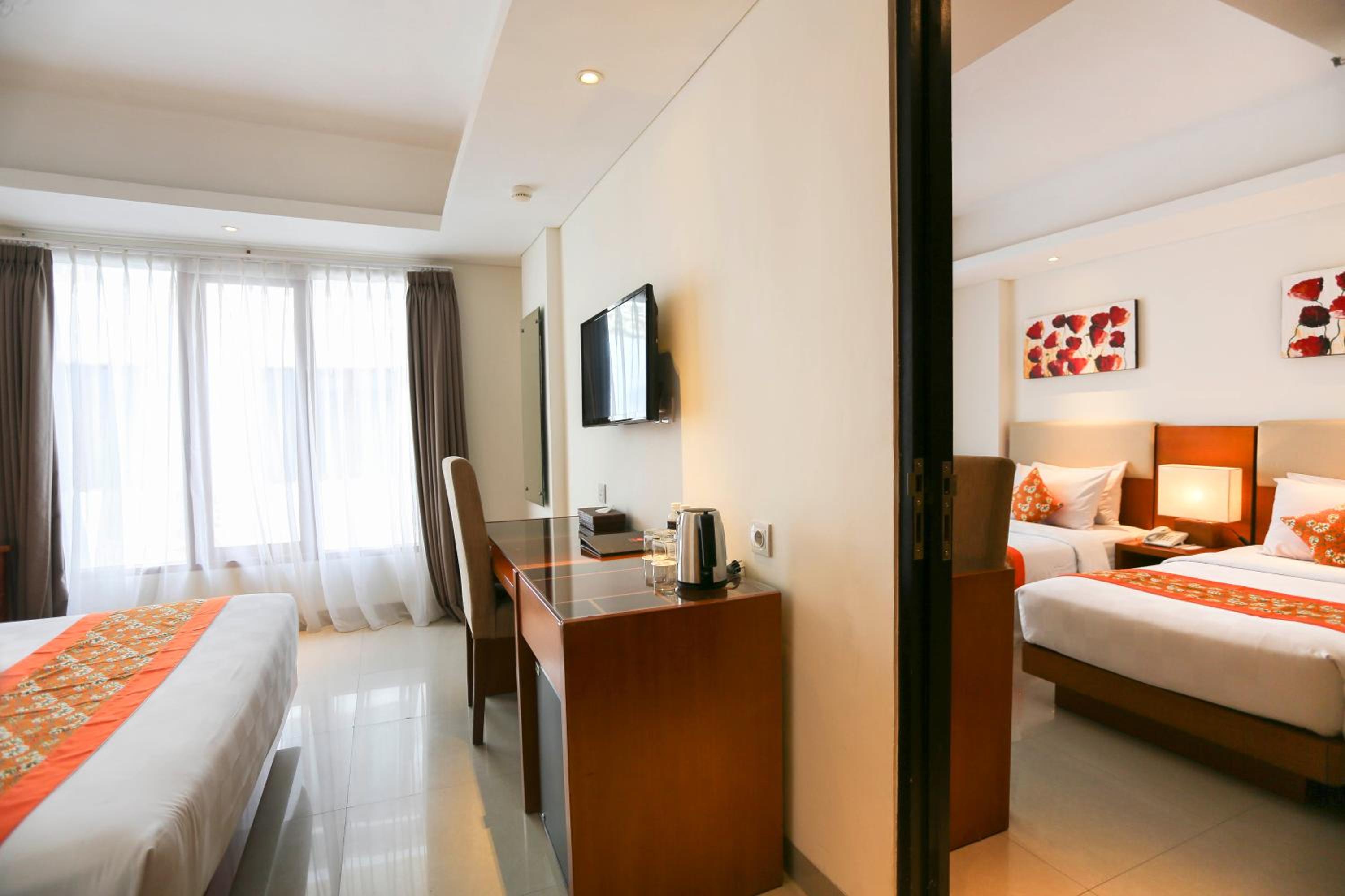 Premium Family Room - Photo 9