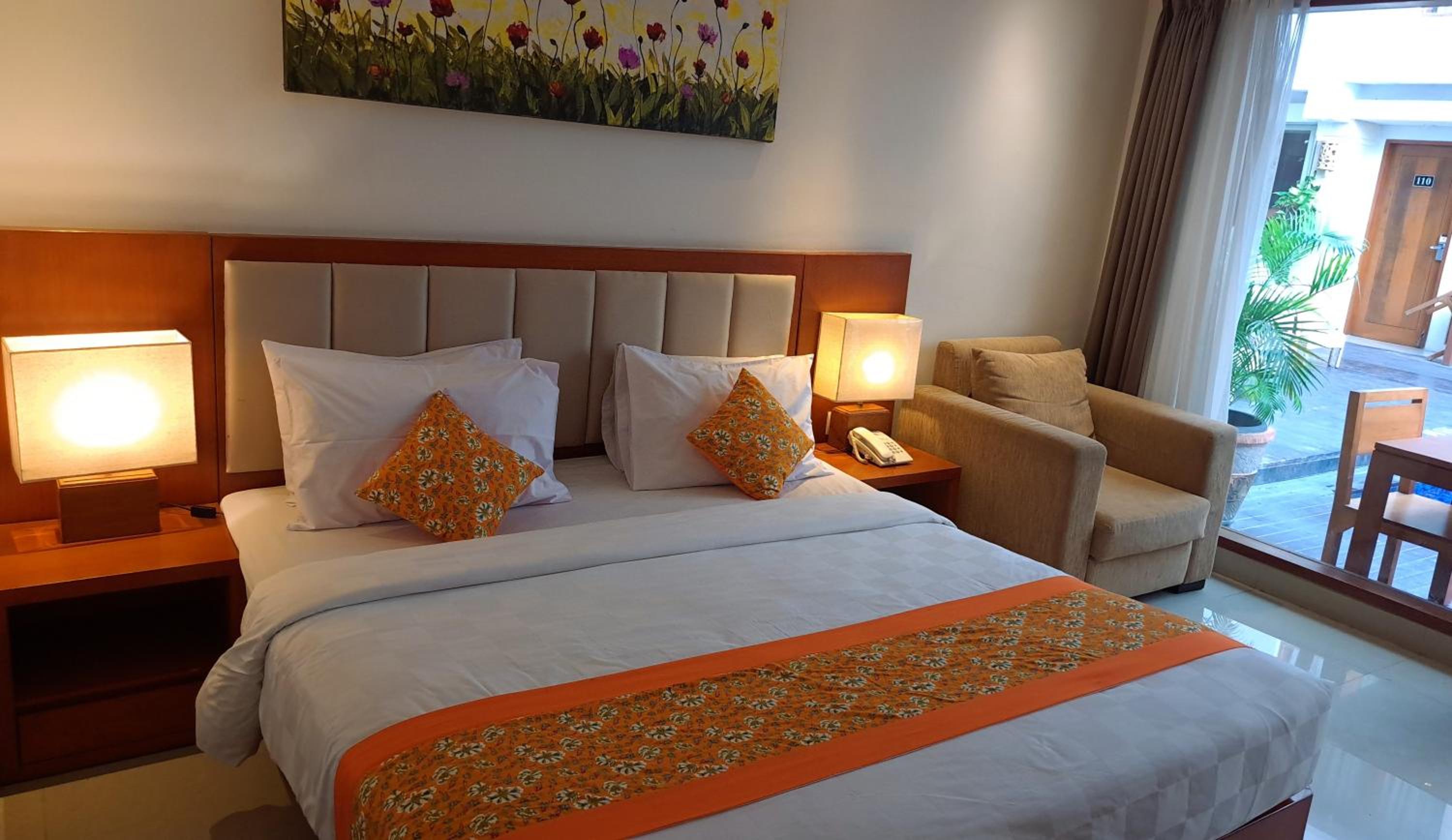 Deluxe Room With Pool Access - Photo 1