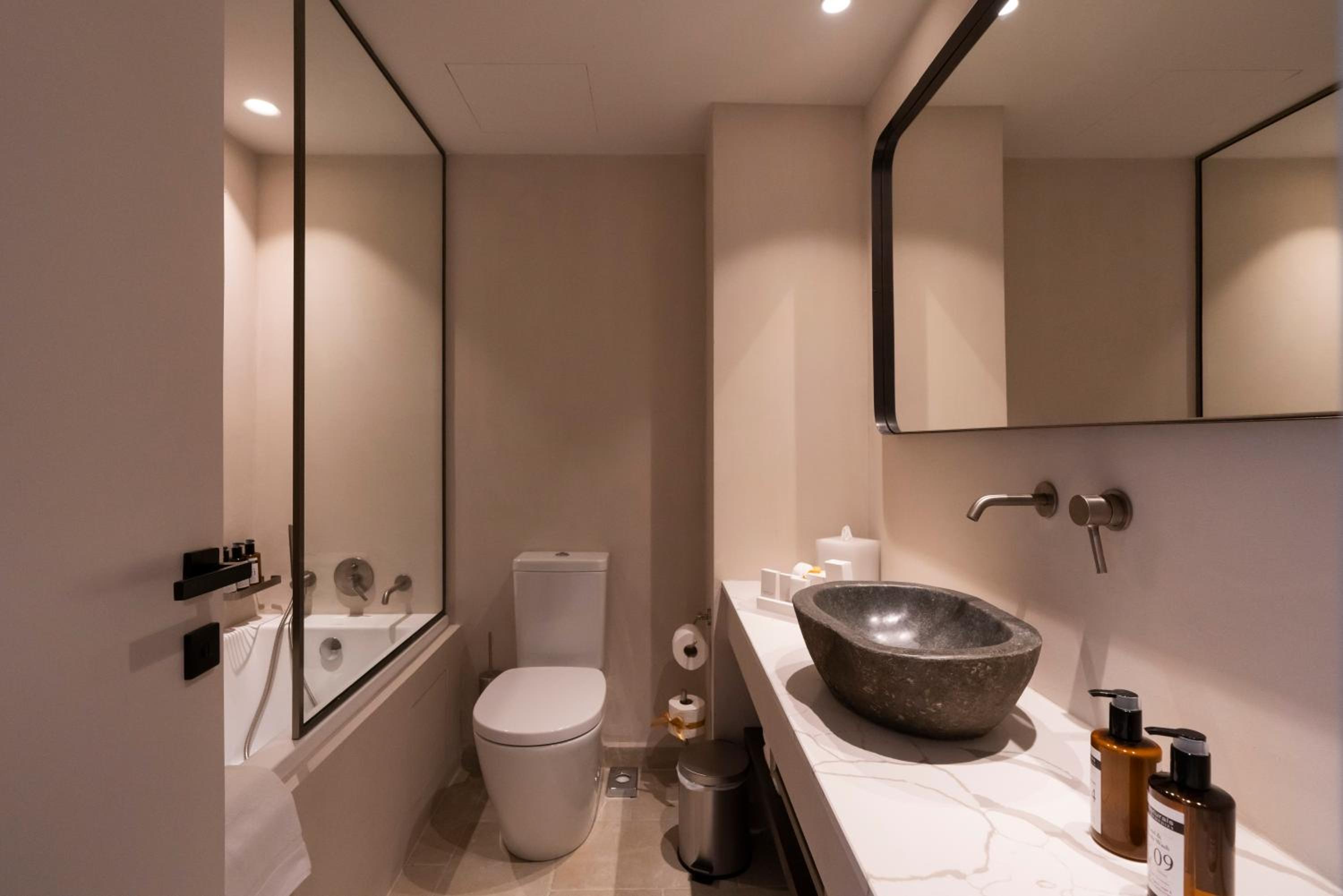 Family Suite with Sea View thumbnail 5