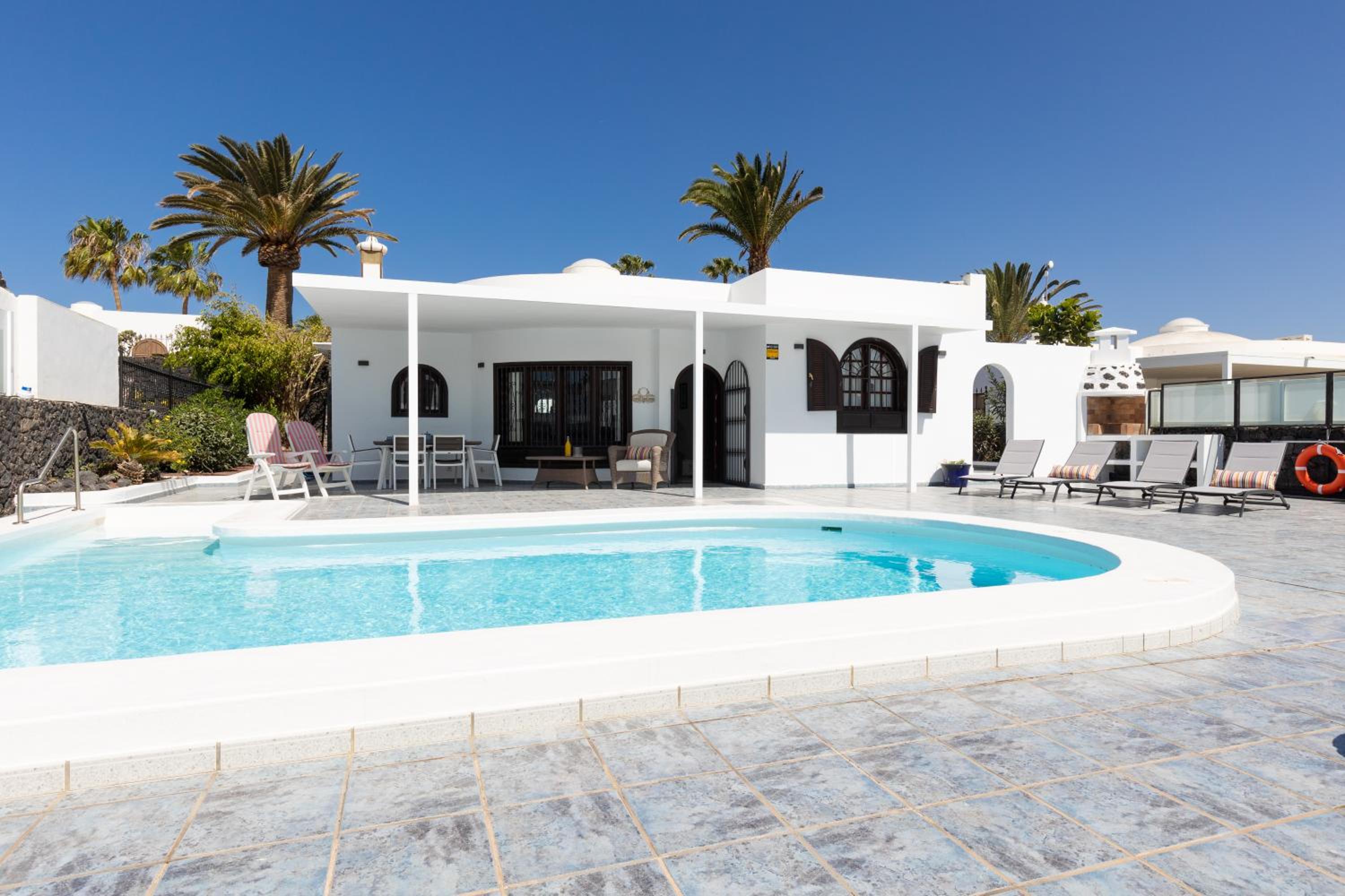 Three-Bedroom Villa photo 2