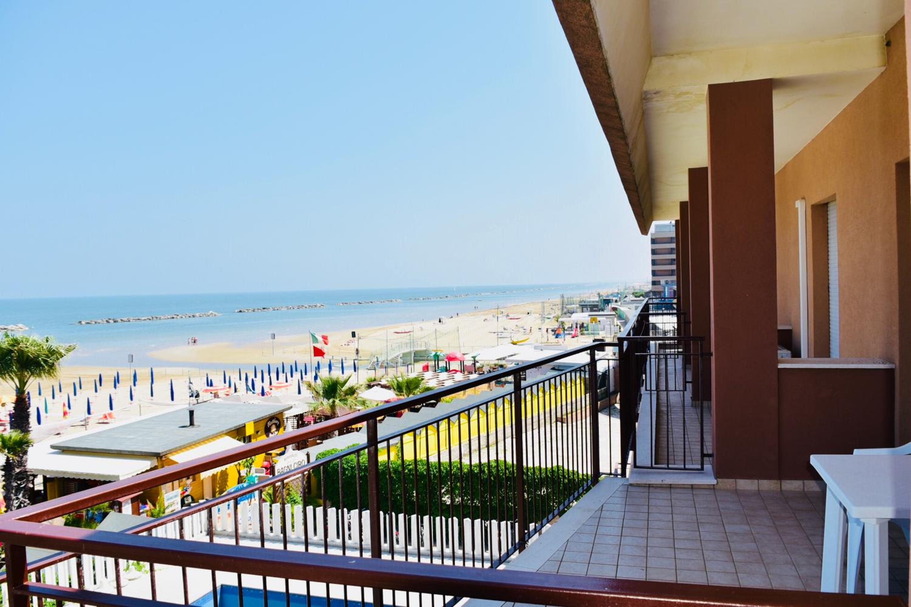 Double or Twin Room with Sea View photo 1