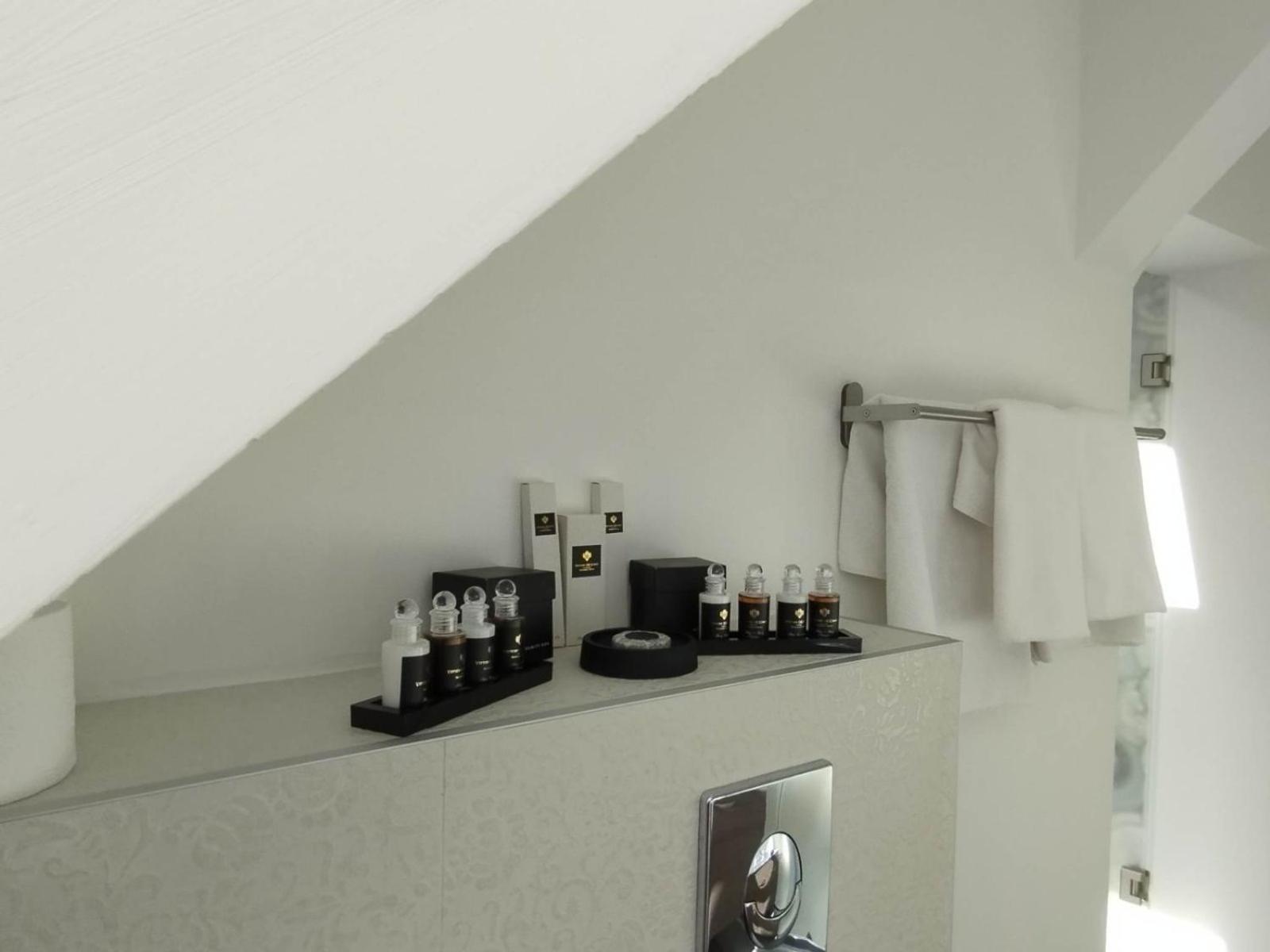 Deluxe Junior Suite - Photo 6
