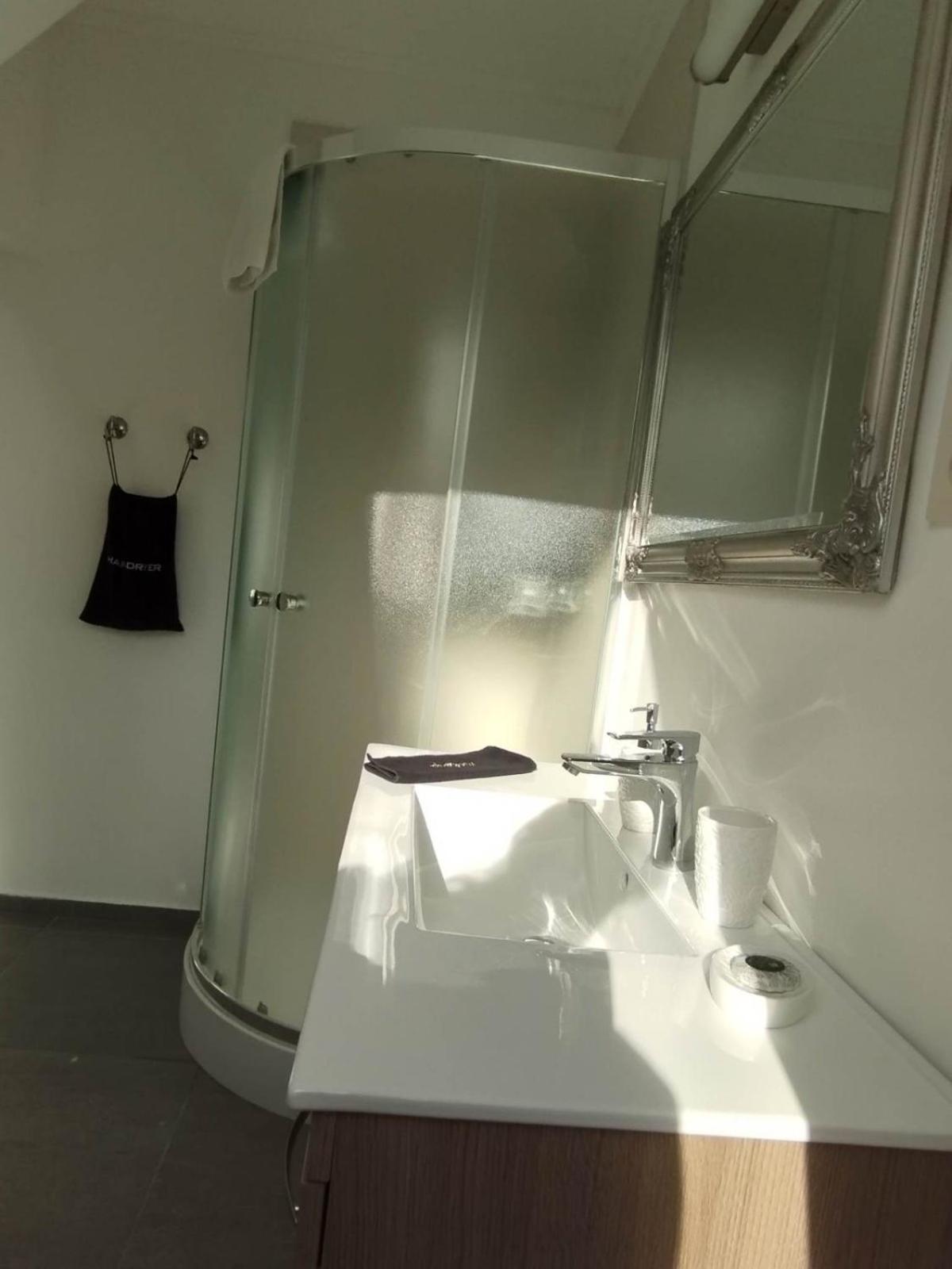 Deluxe Junior Suite - Photo 7