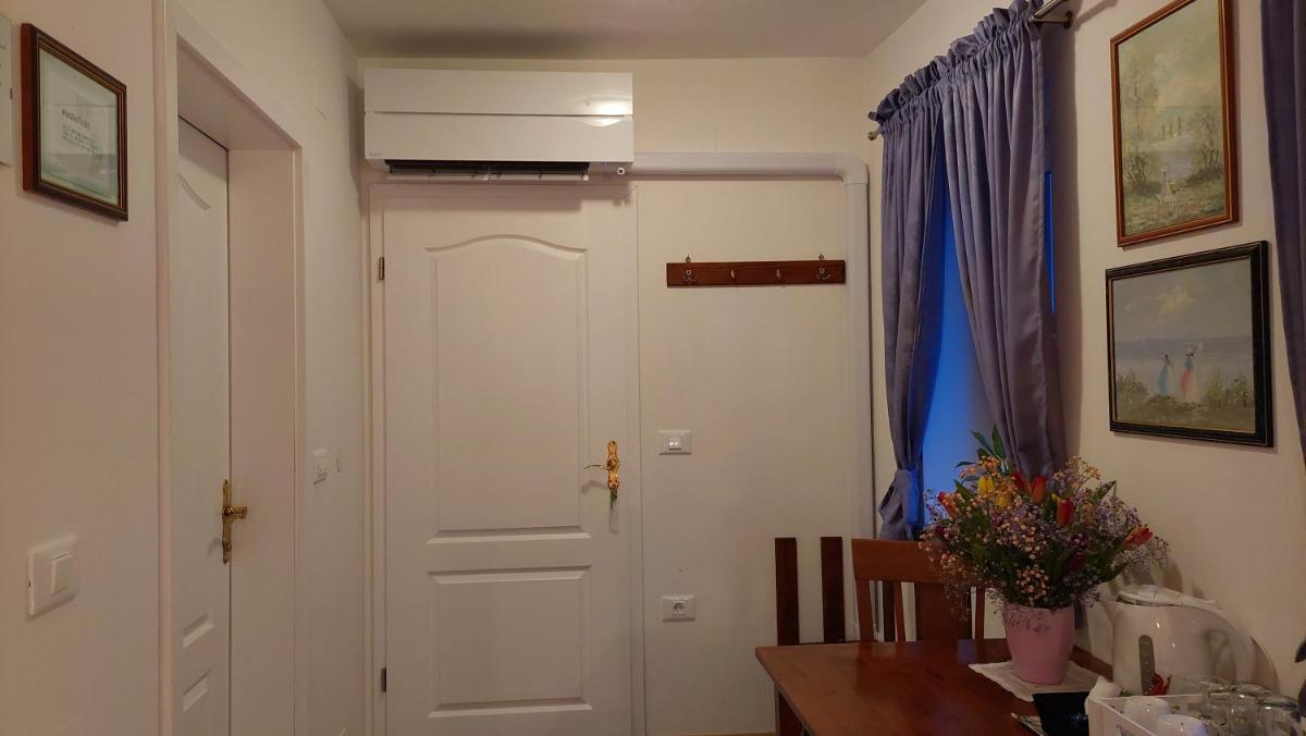 King Room with Balcony photo 1
