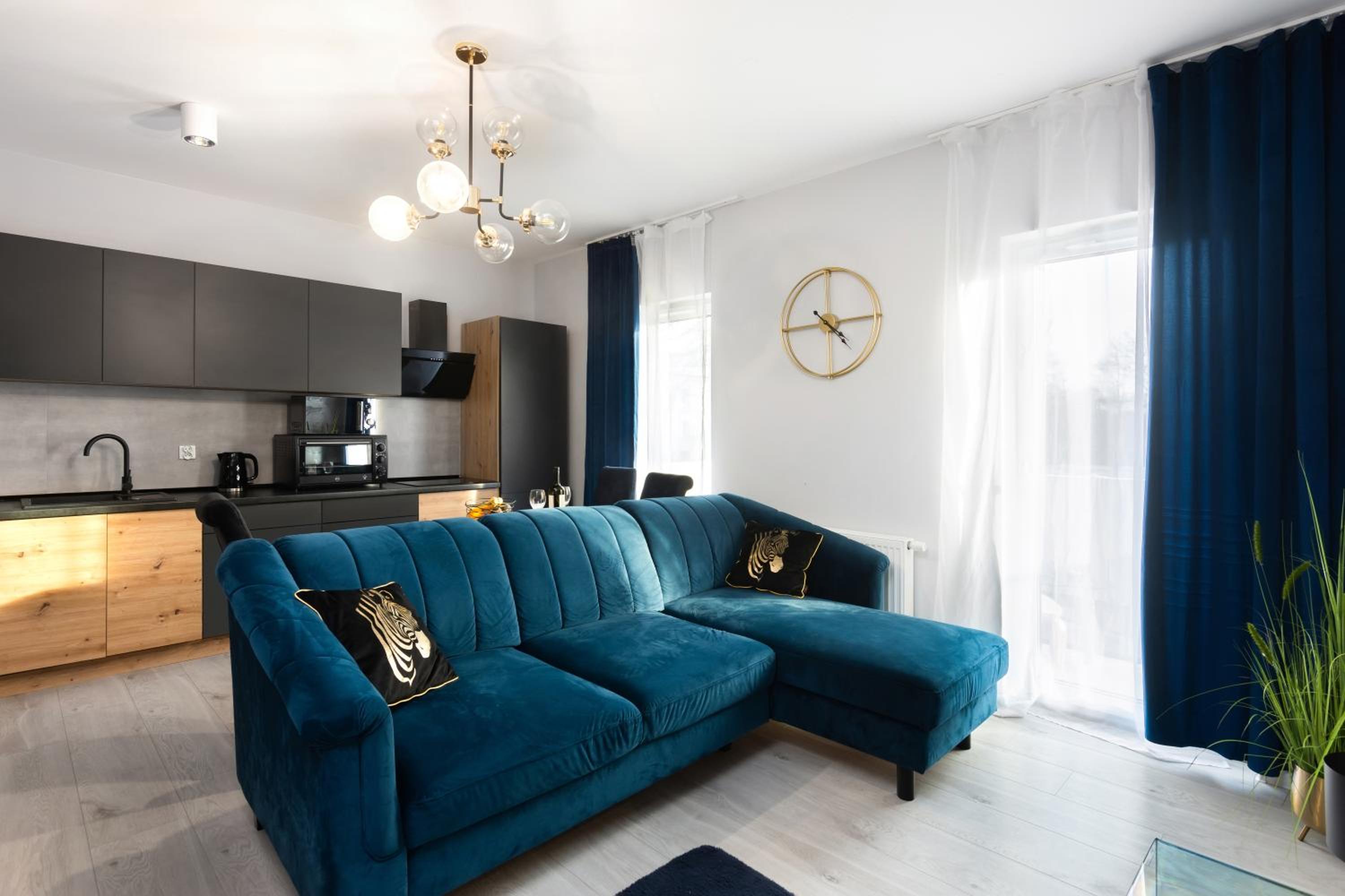 Three-Bedroom Apartment - Photo 8