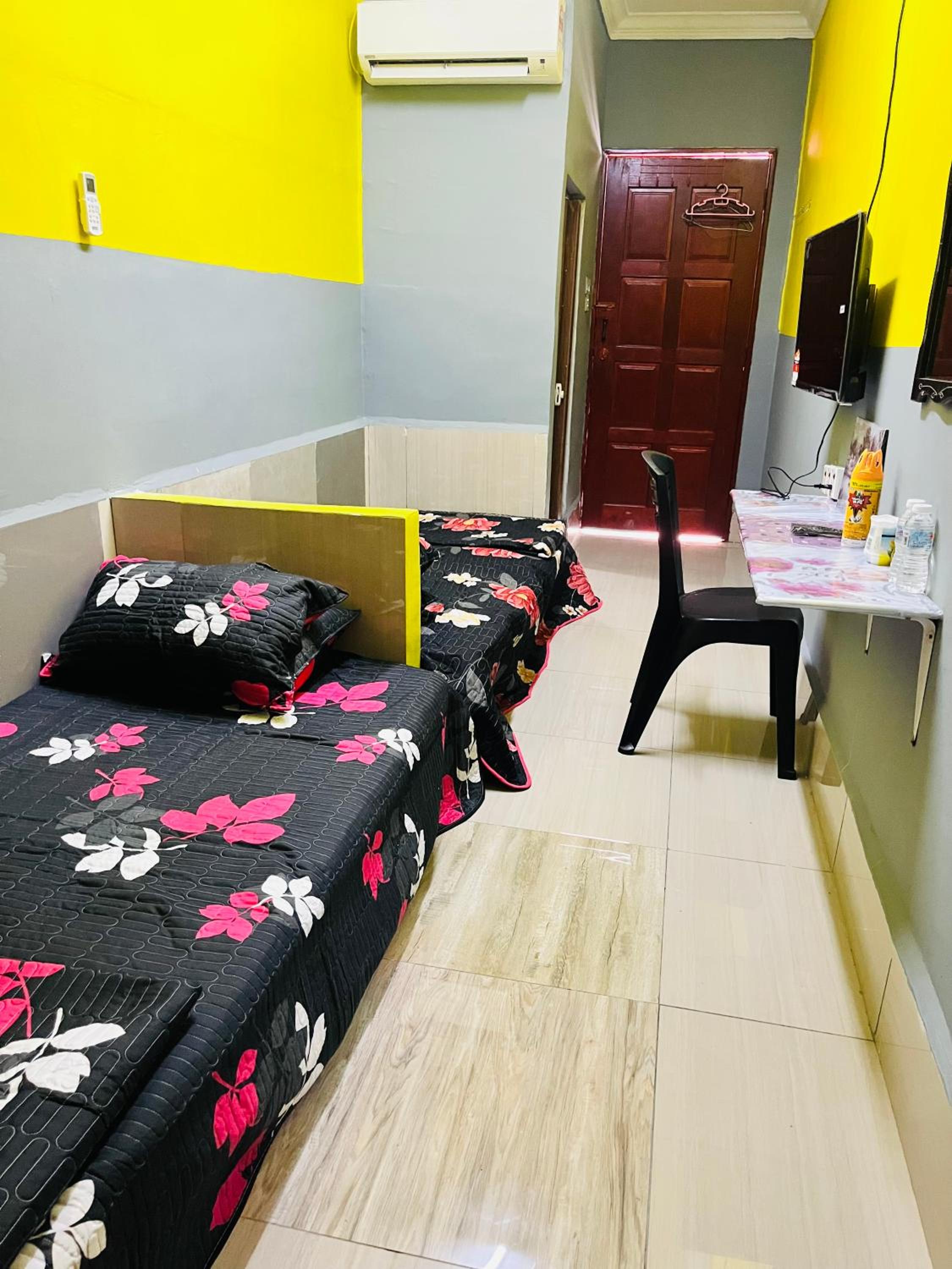 Budget Double Room photo 2