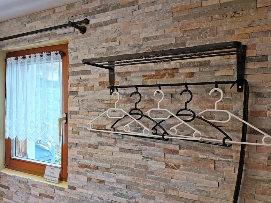 One-Bedroom Apartment with Shower photo 1