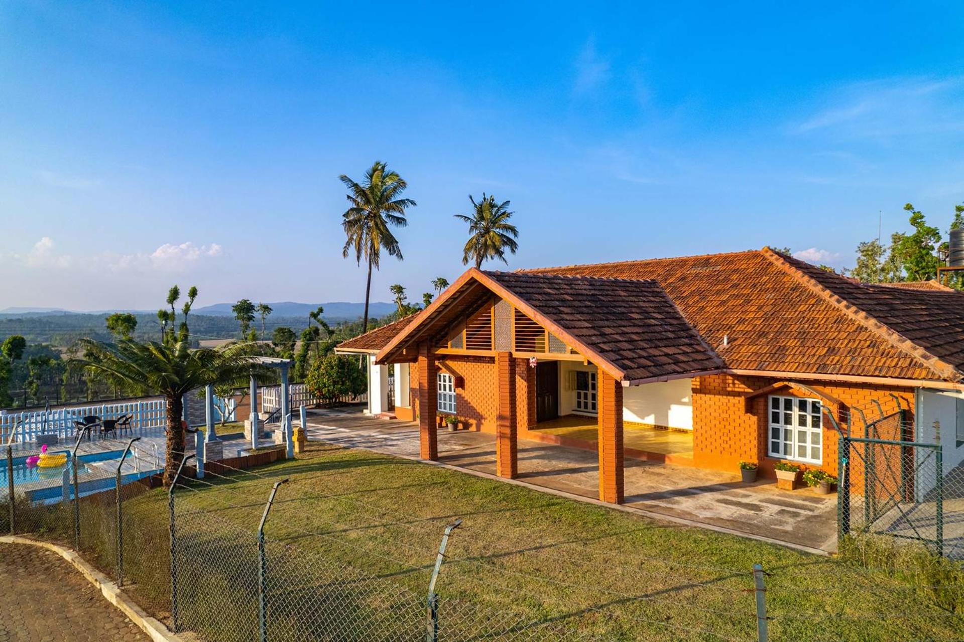 Villa photo 3