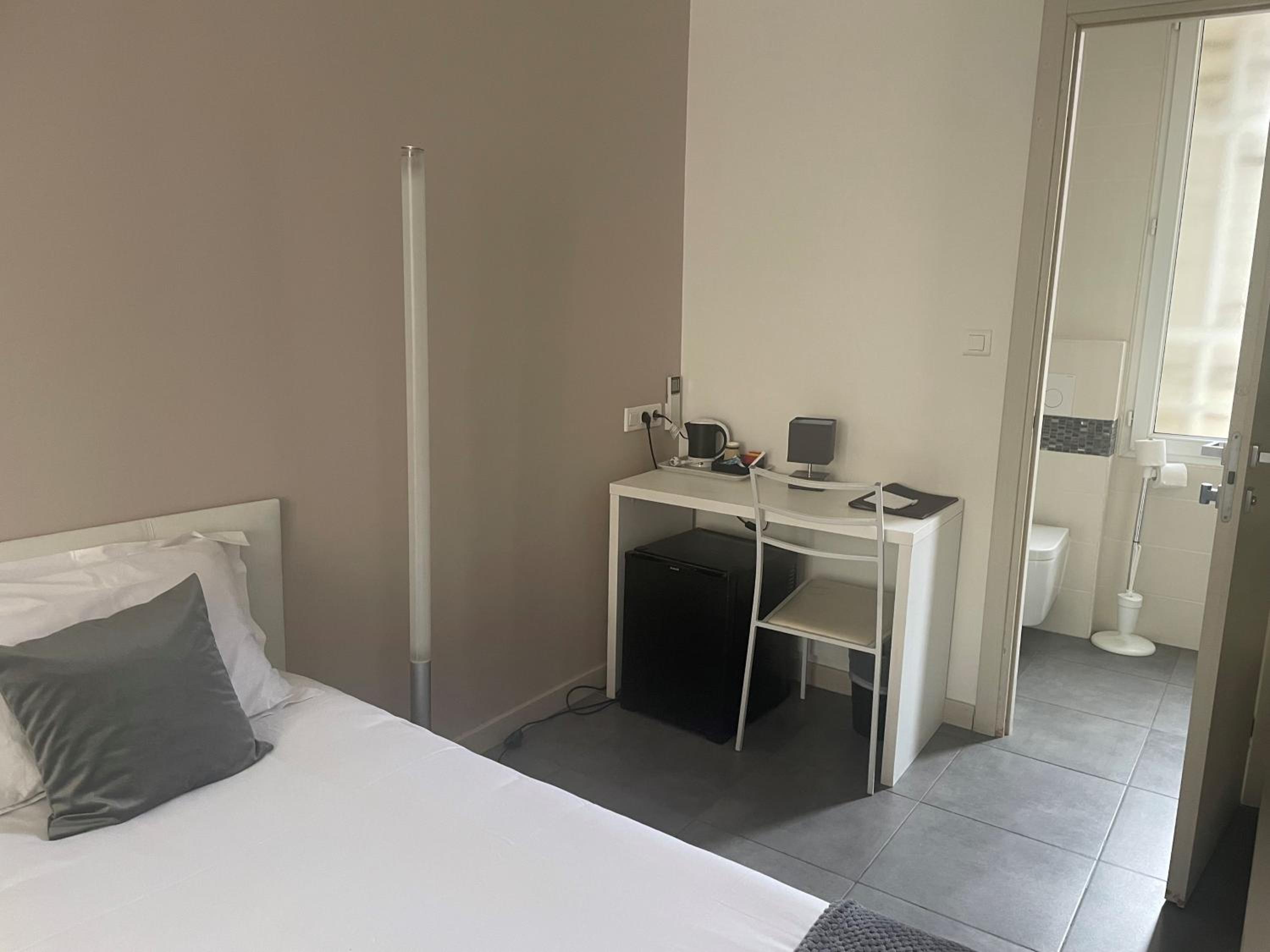 Triple Room - Photo 9