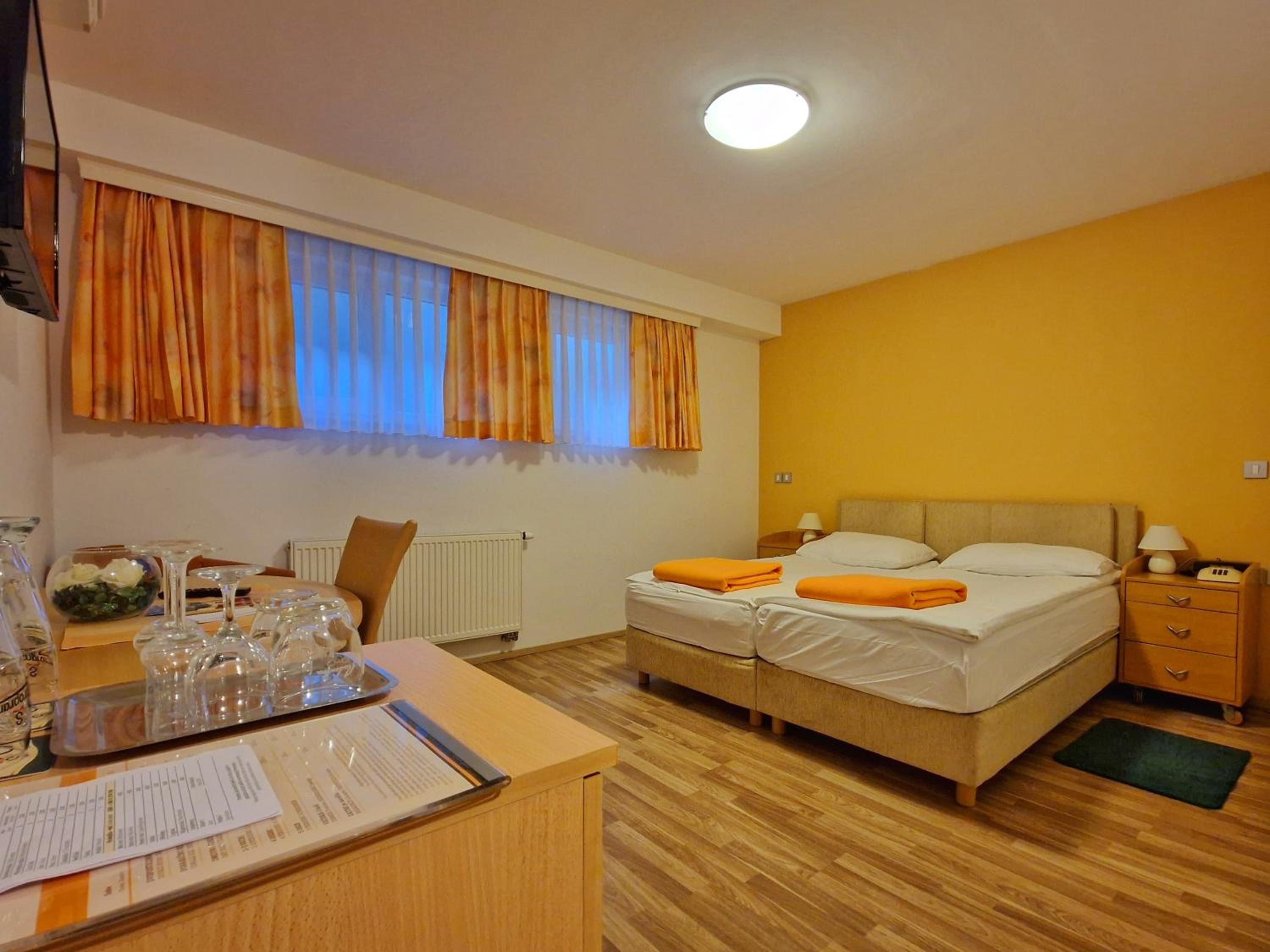 Economy Double Room - Basement - Photo 1