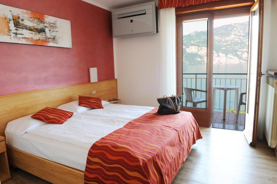 Double Room with Balcony photo 1