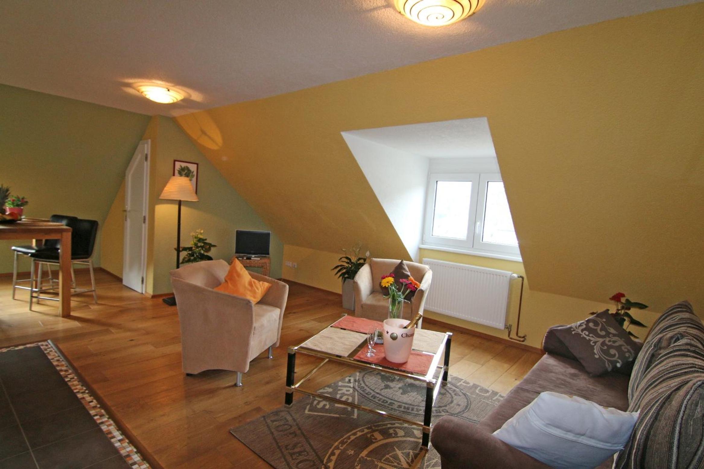 One-Bedroom Apartment photo 1