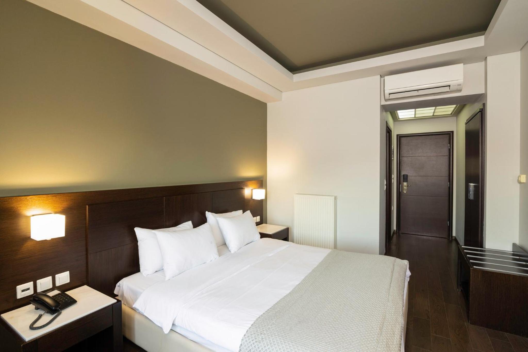 Superior Double Room with Balcony - Photo 9