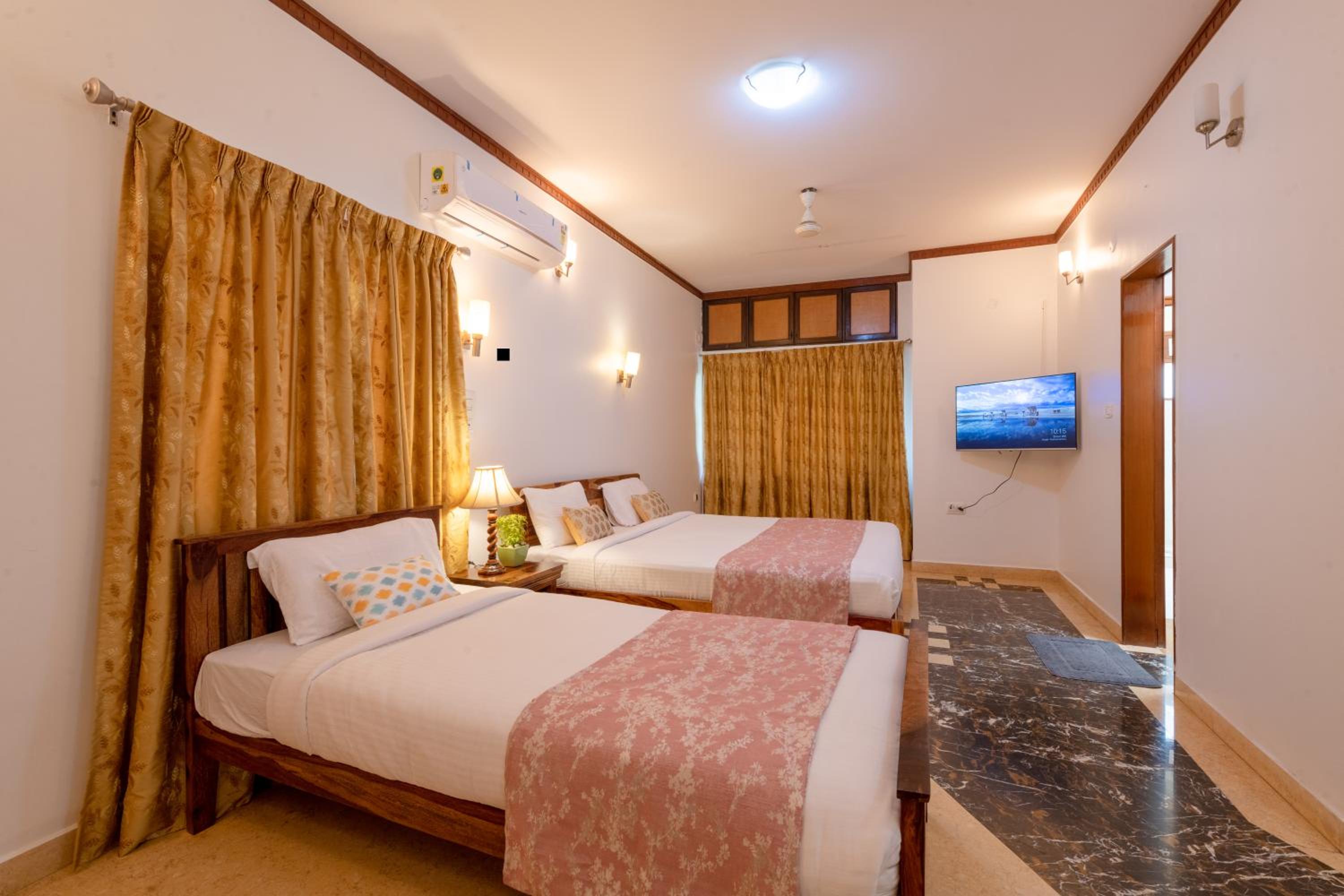Deluxe Triple Room - Photo 1