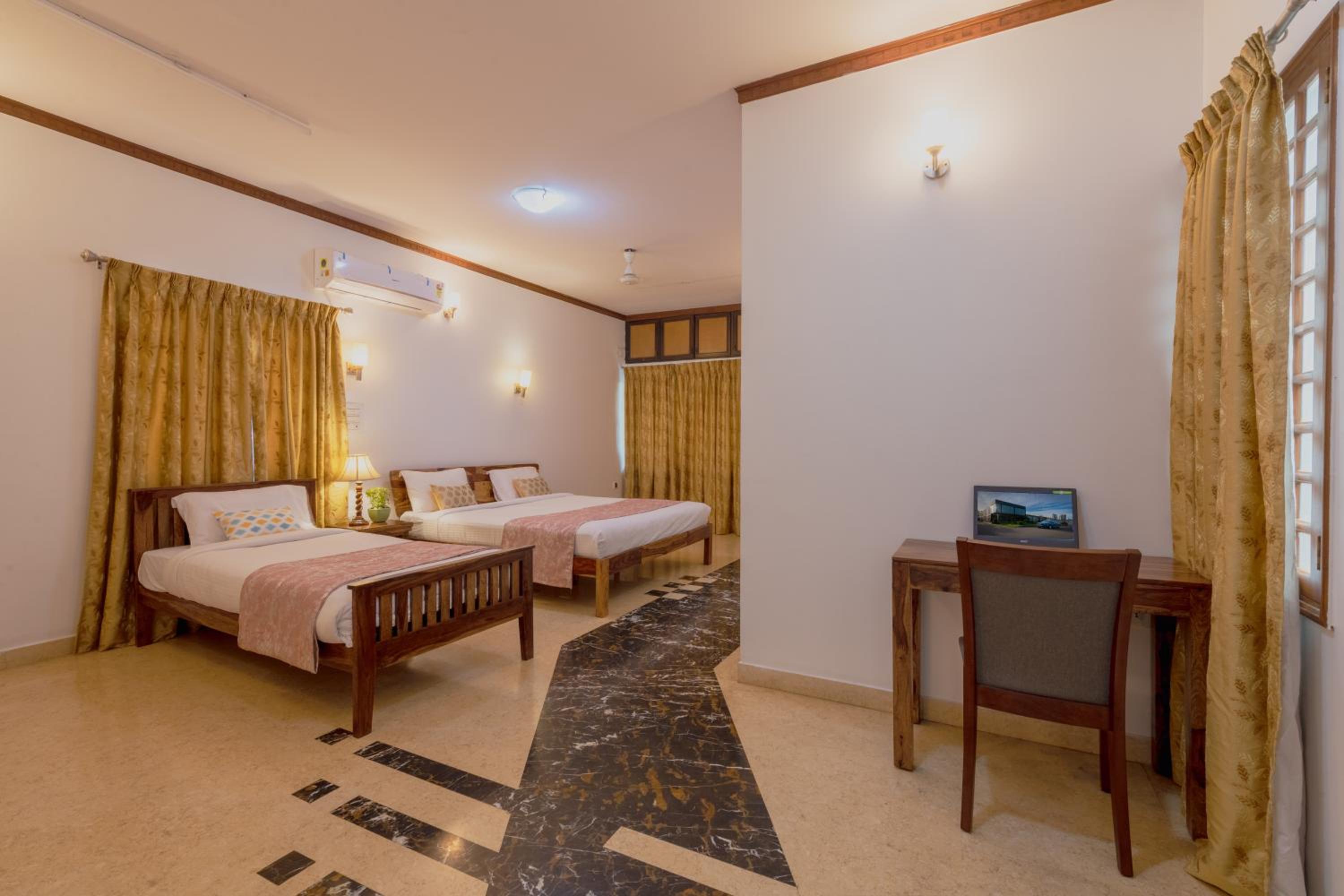 Deluxe Triple Room - Photo 2