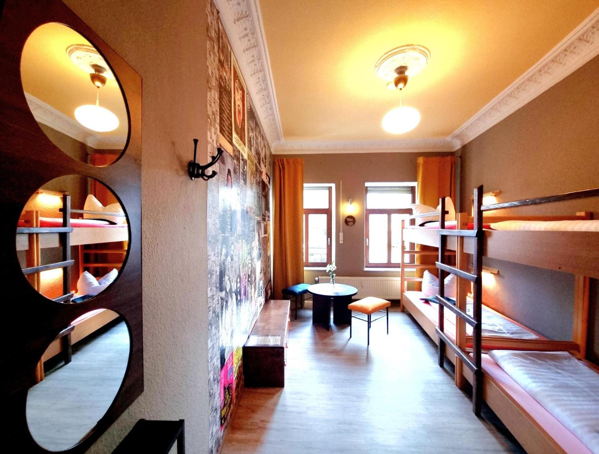 Bed in 8-Bed Dormitory Room photo 1