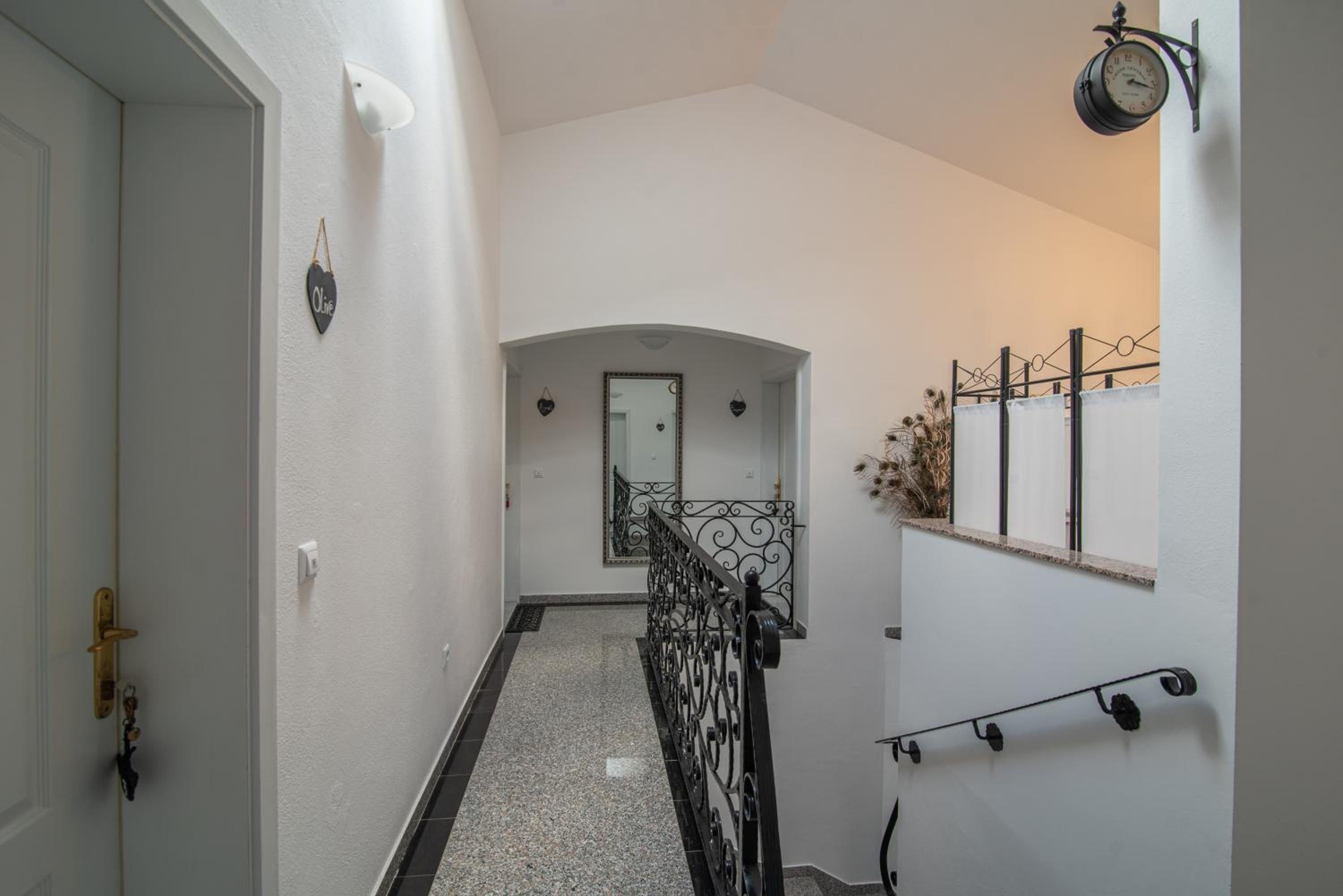 Deluxe Double Room with Balcony photo 3
