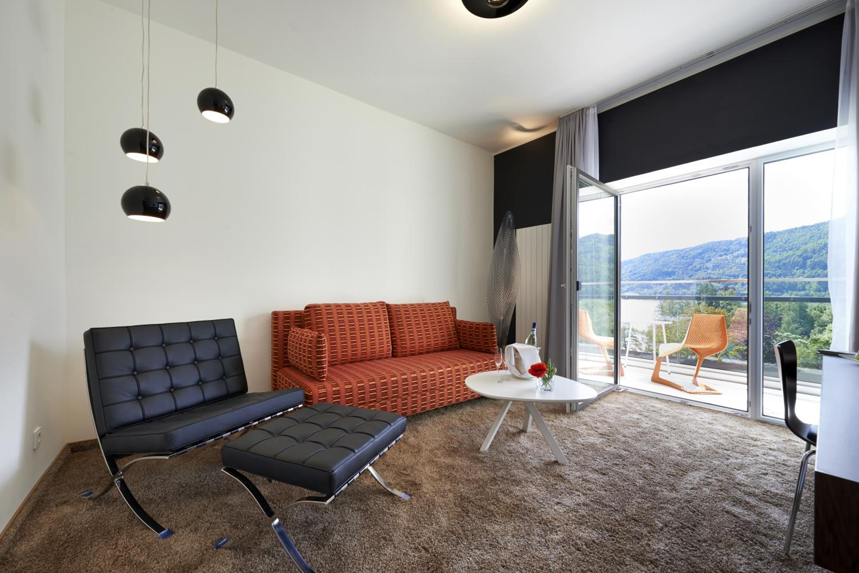 Suite with Balcony and Lake View