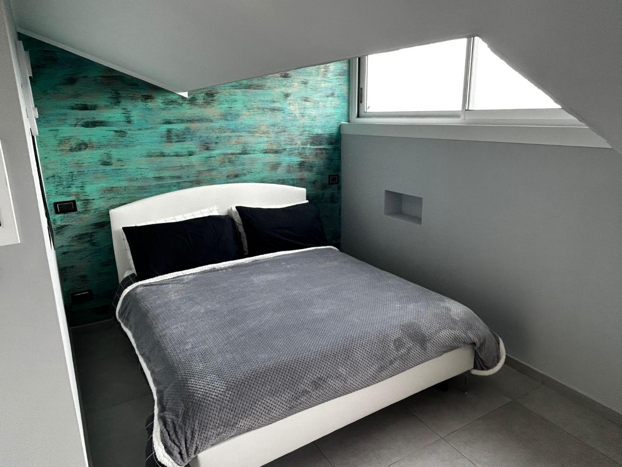Deluxe Triple Room with Sea View photo 3