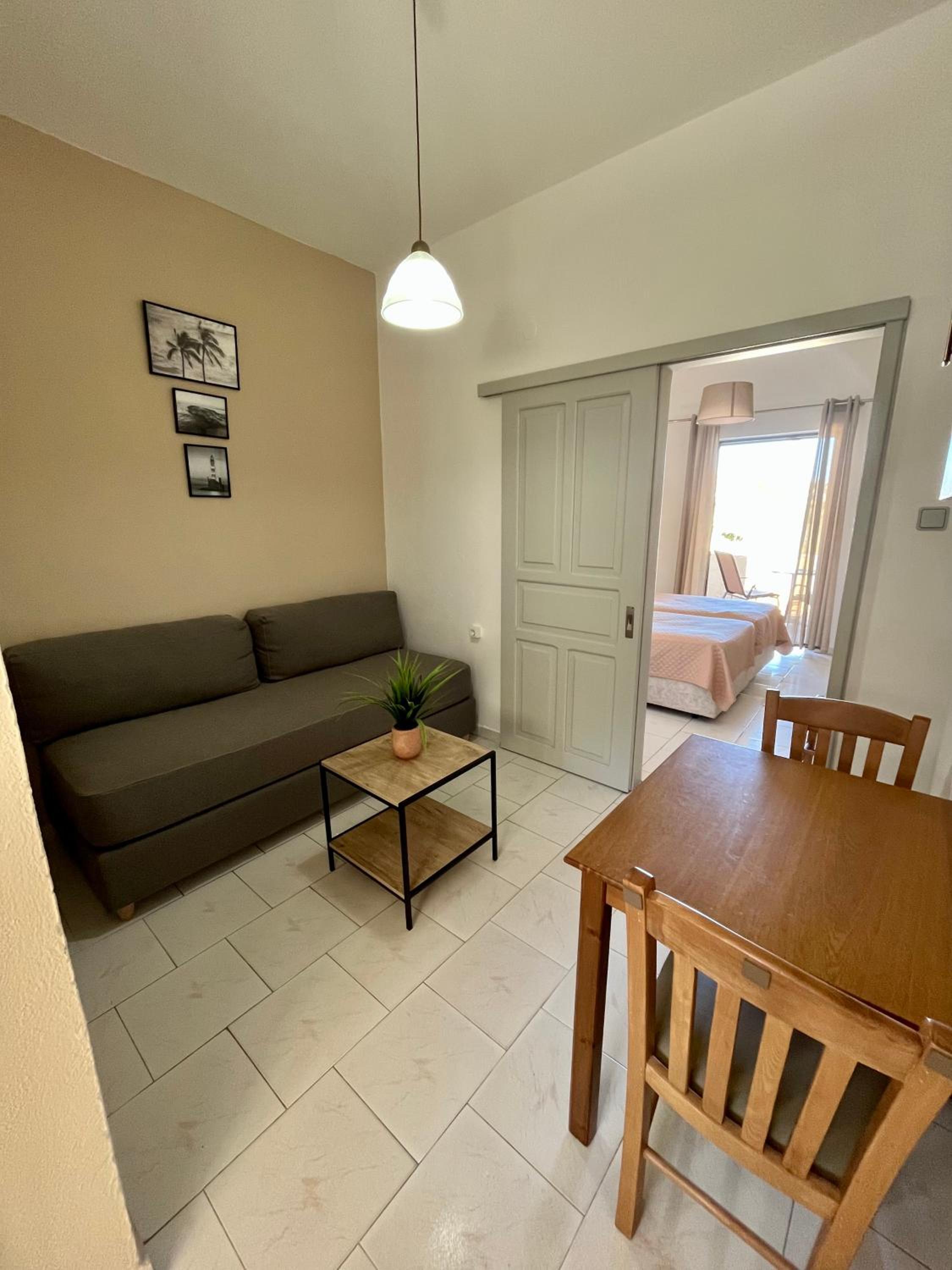 Studio Apartment photo 3