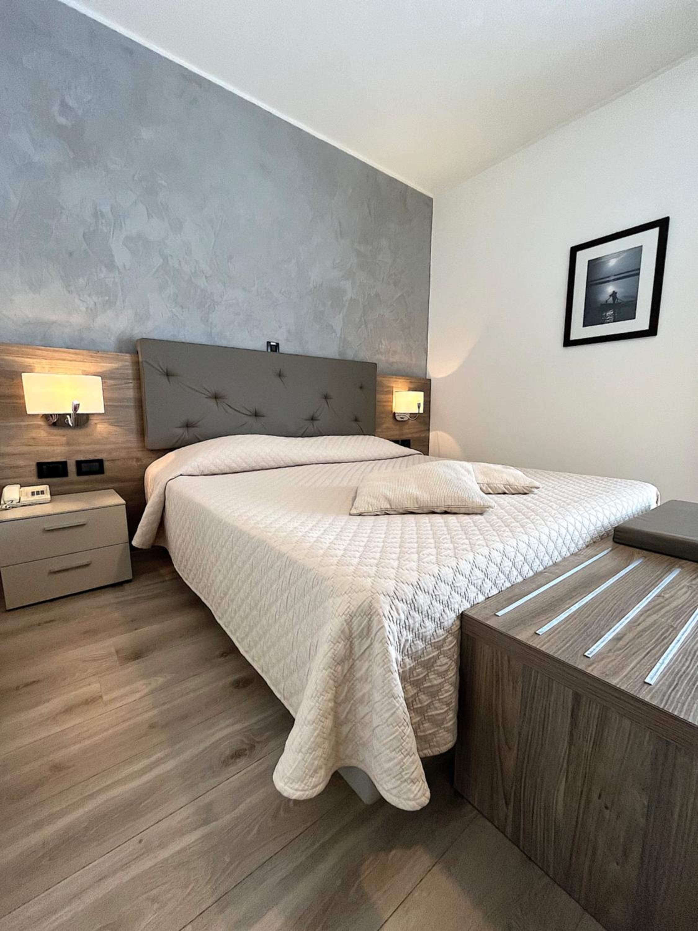 Double Room - Photo 15
