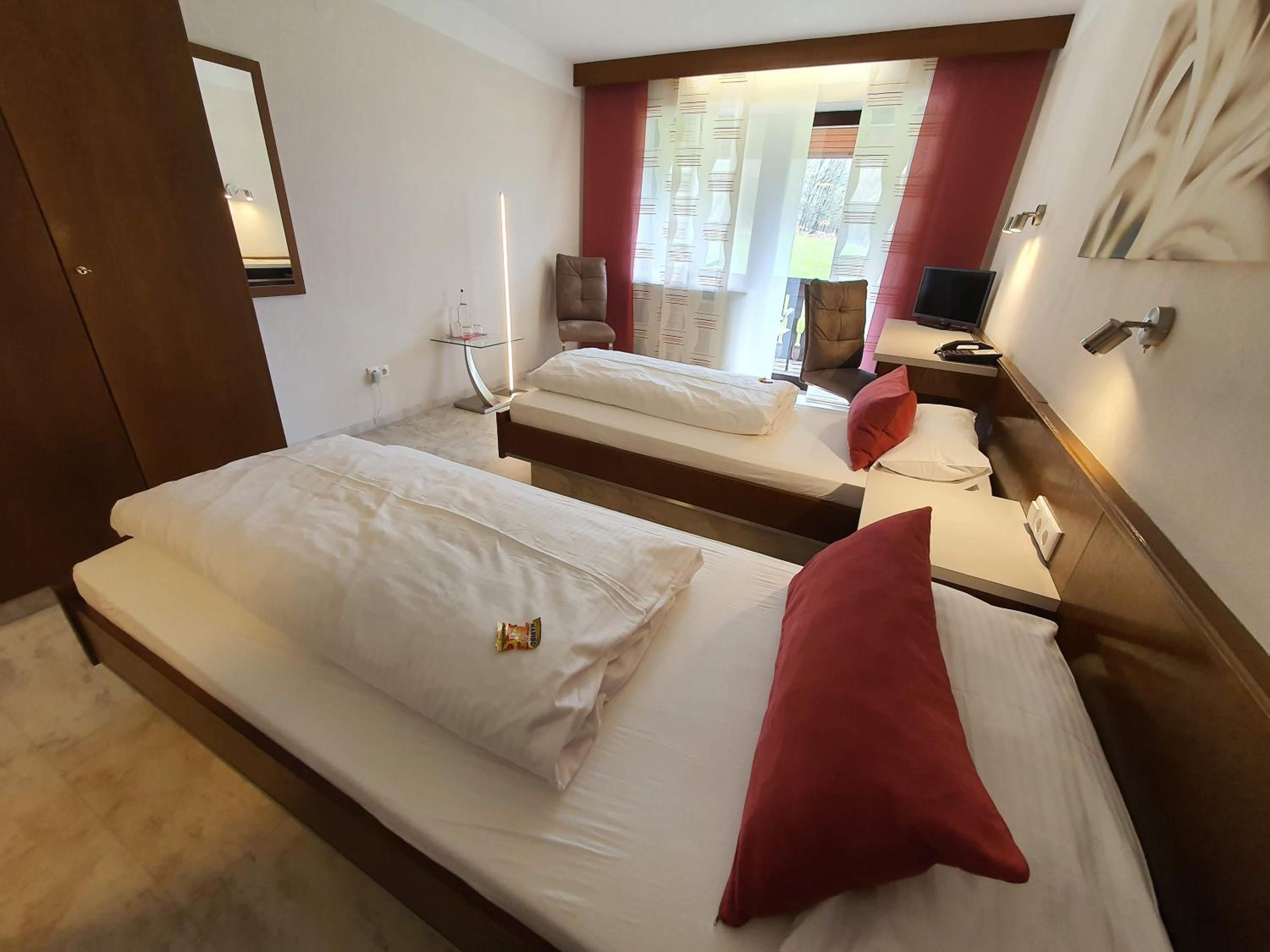 Deluxe Twin Room - Photo 5