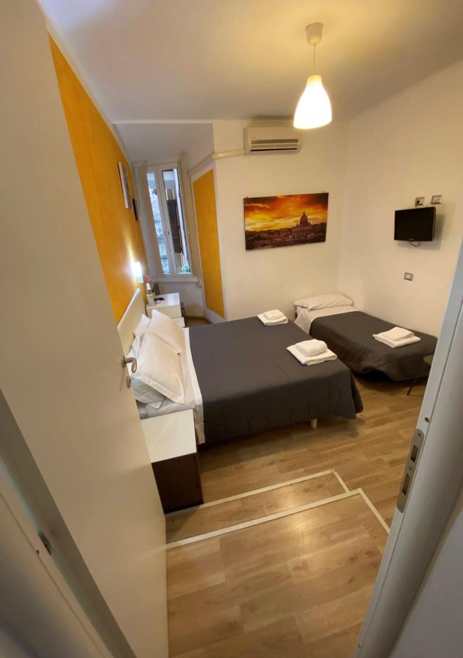 Classic Triple Room photo 2