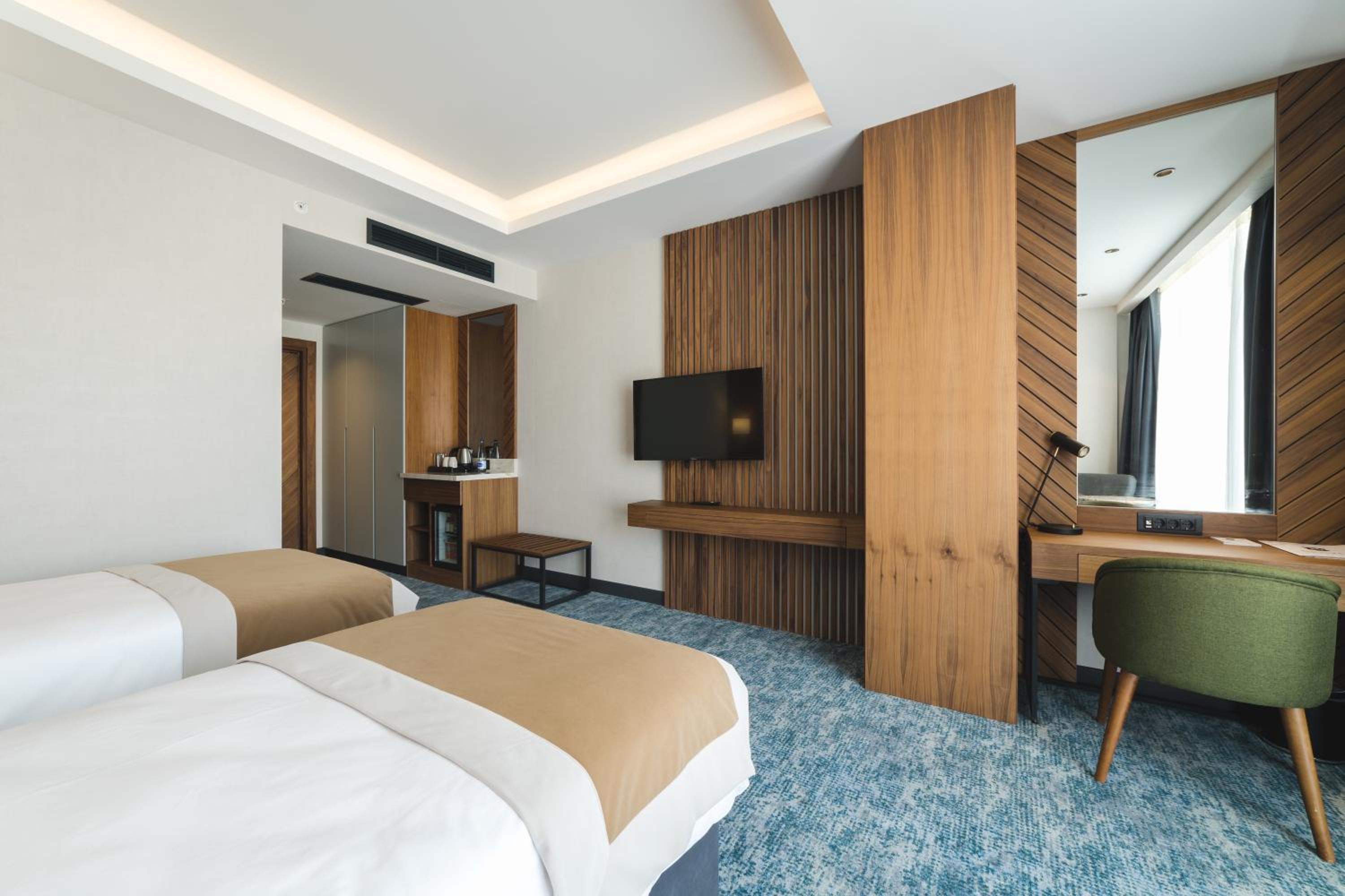 Twin Room - Photo 3