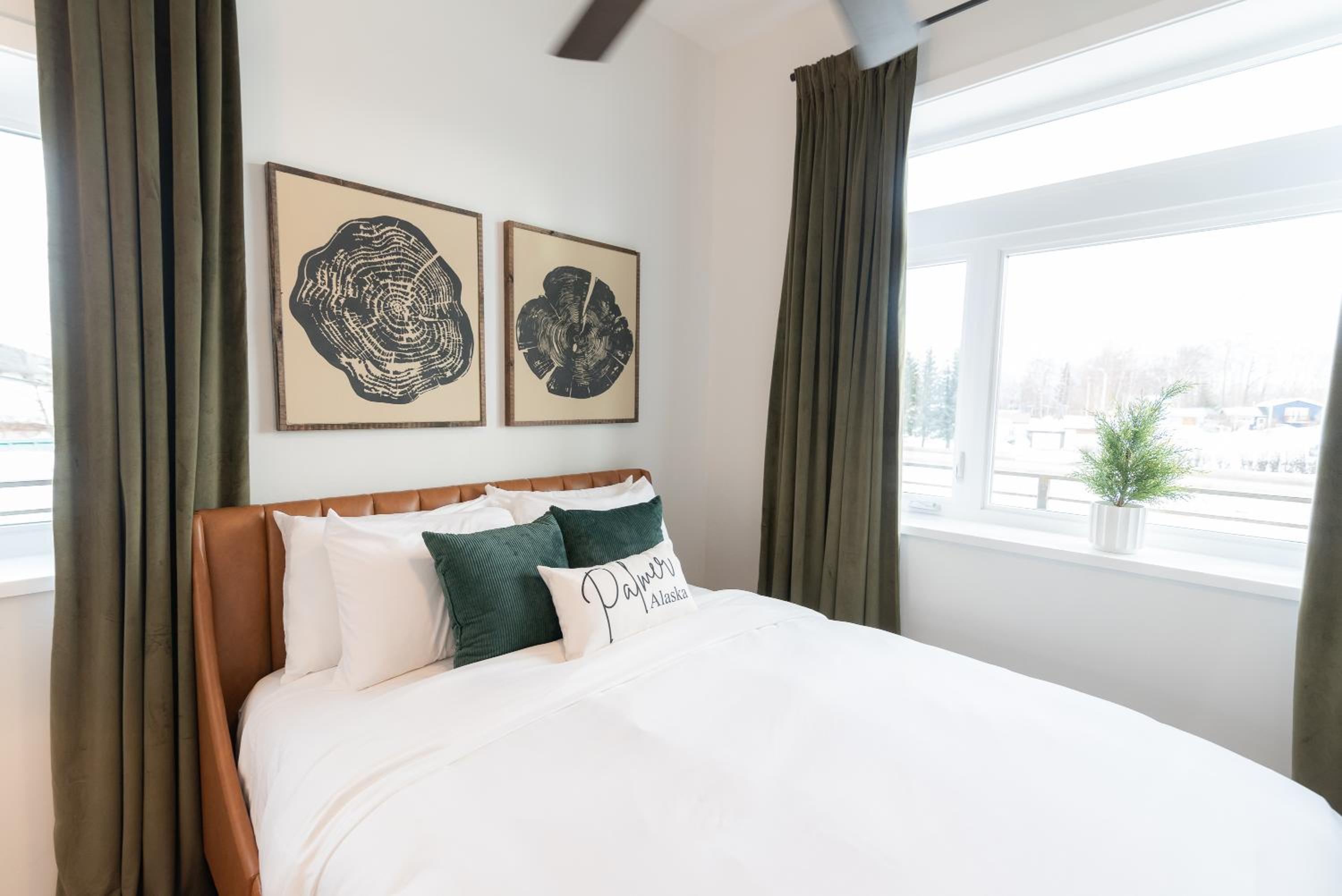 Deluxe King Suite - Photo 52