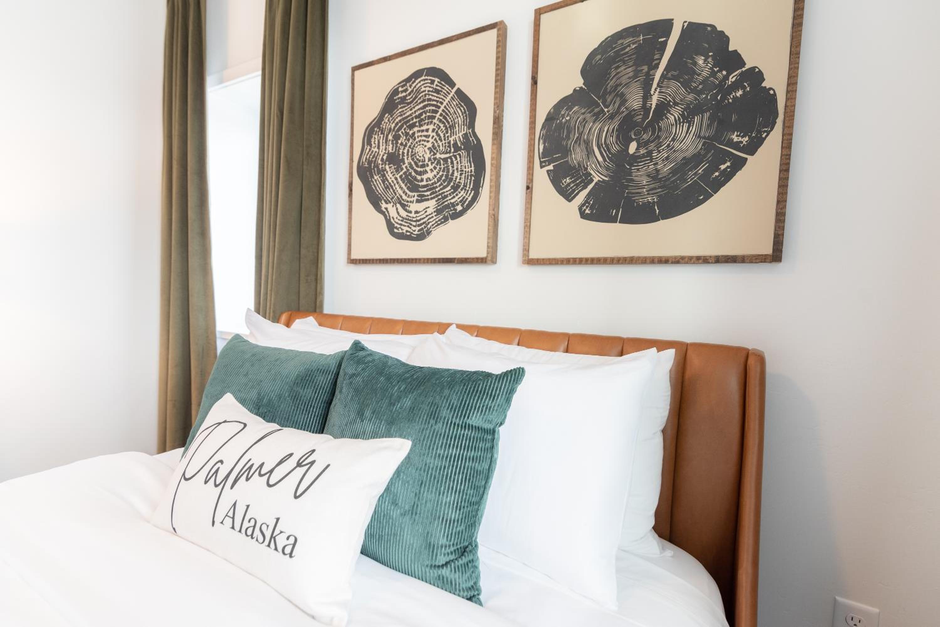 Deluxe King Suite - Photo 24