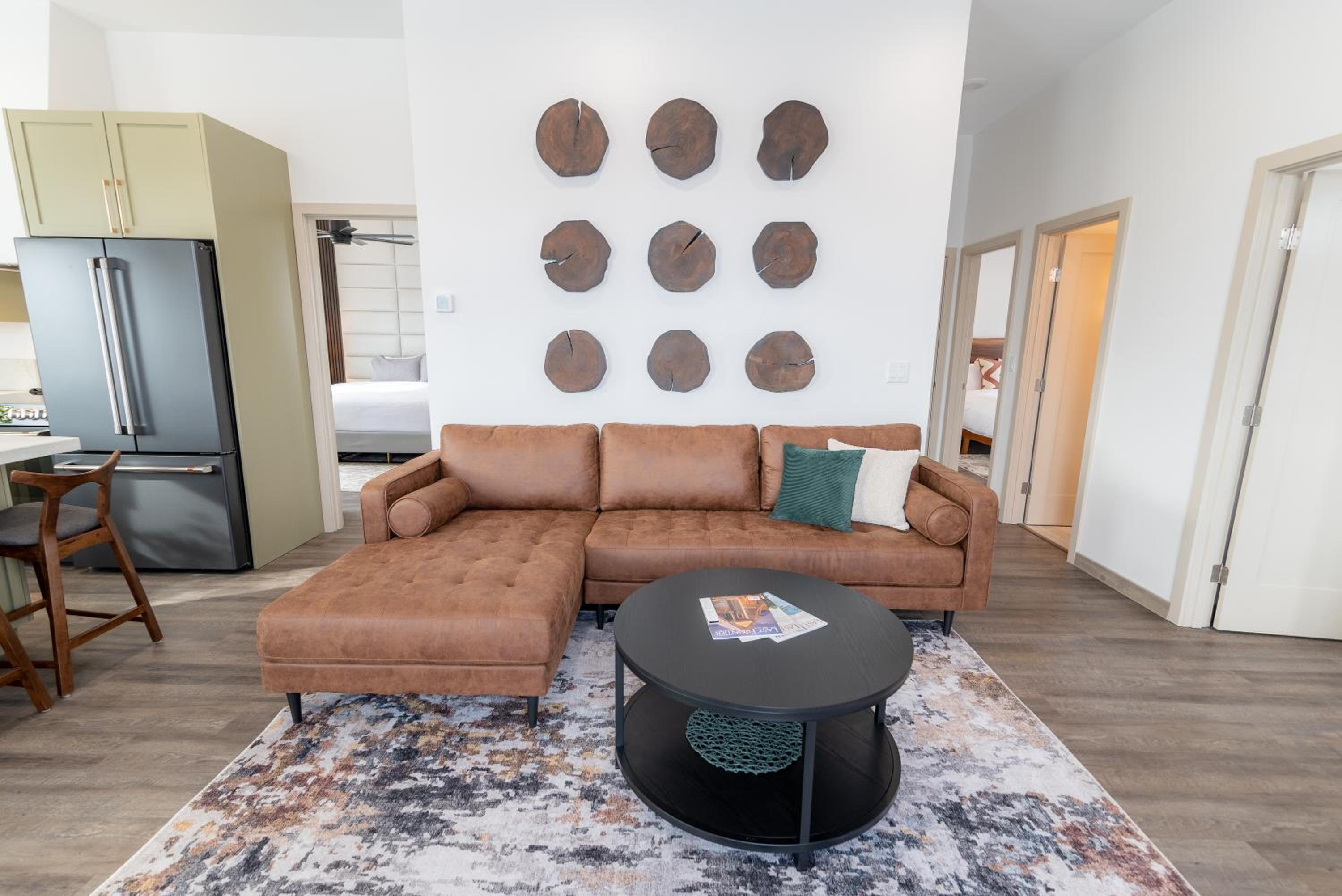 Deluxe King Suite - Photo 50