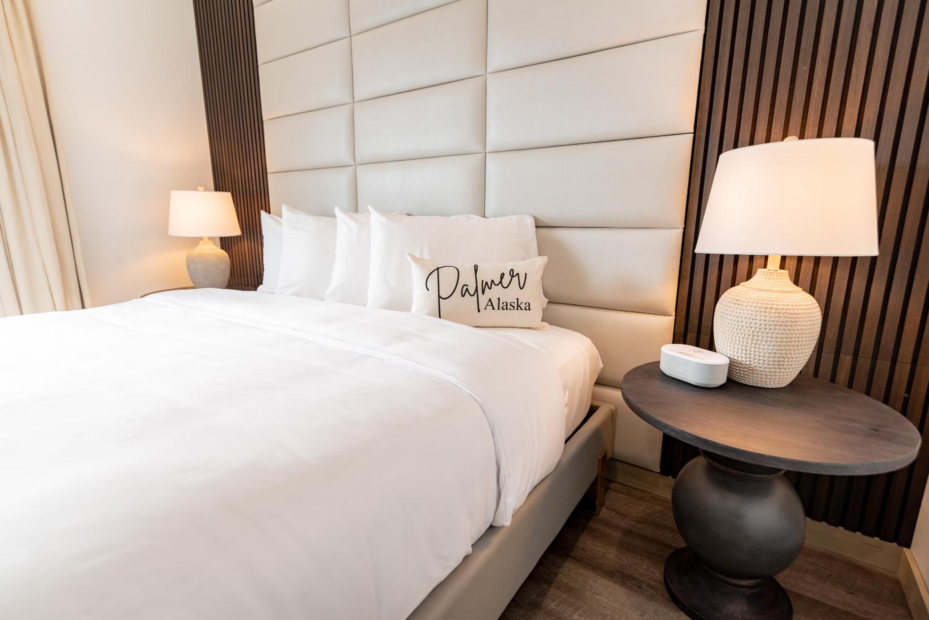 Deluxe King Suite - Photo 51