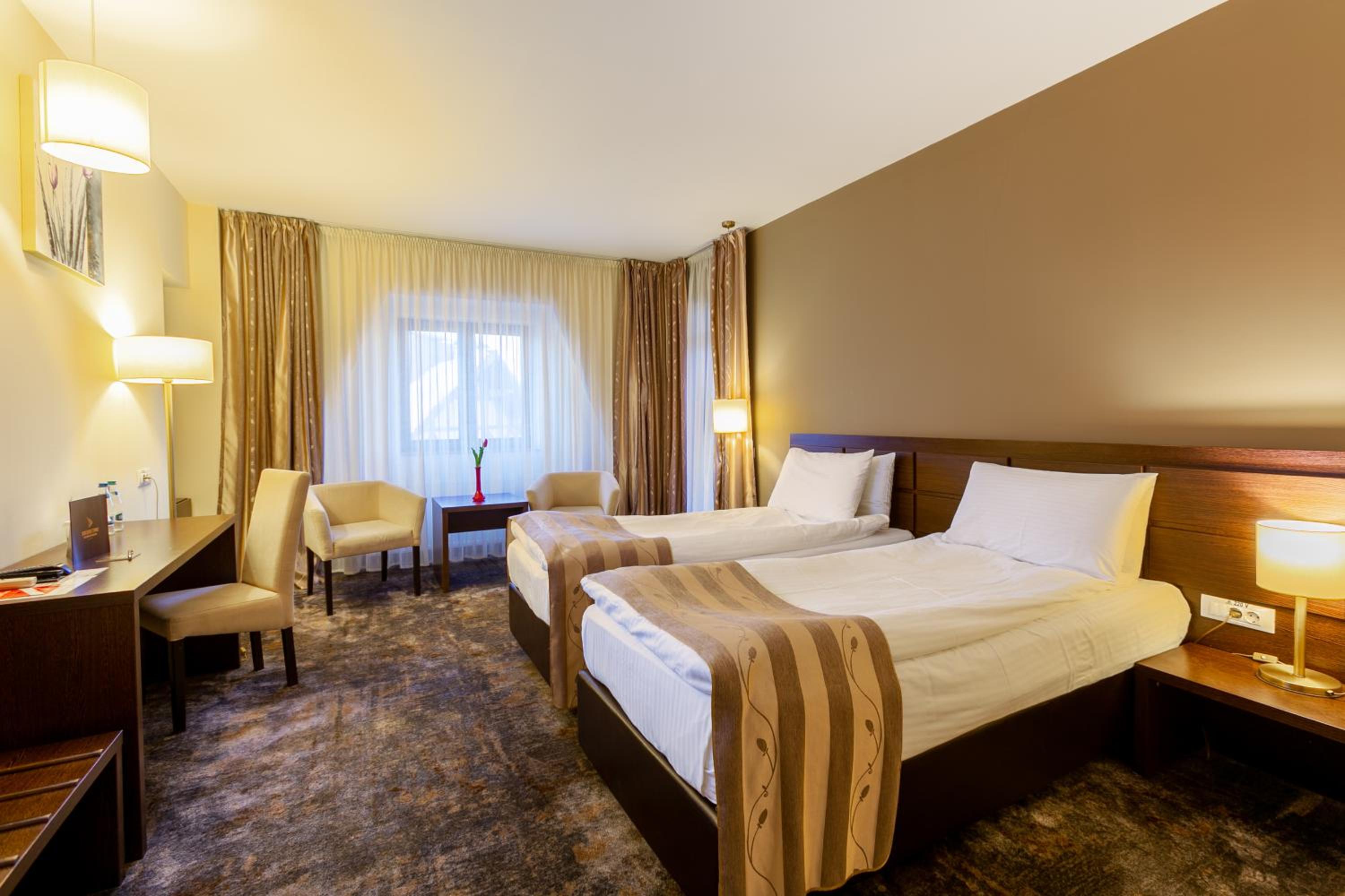 Deluxe Twin Room photo 2