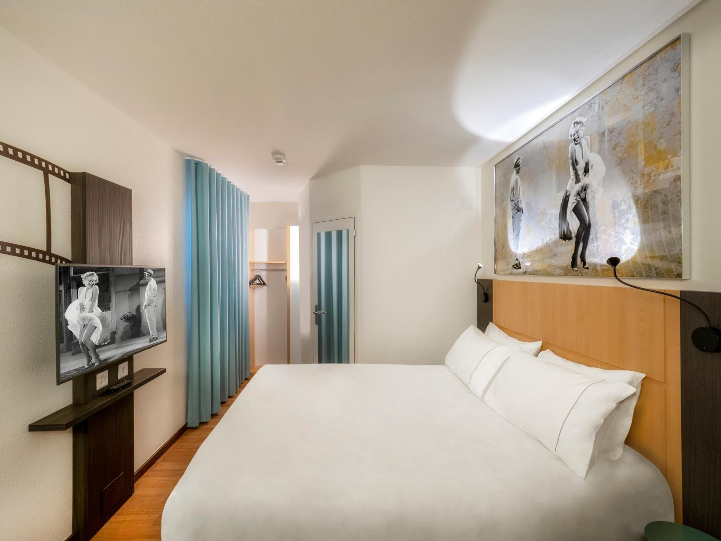 Cinema Double Room - Photo 1