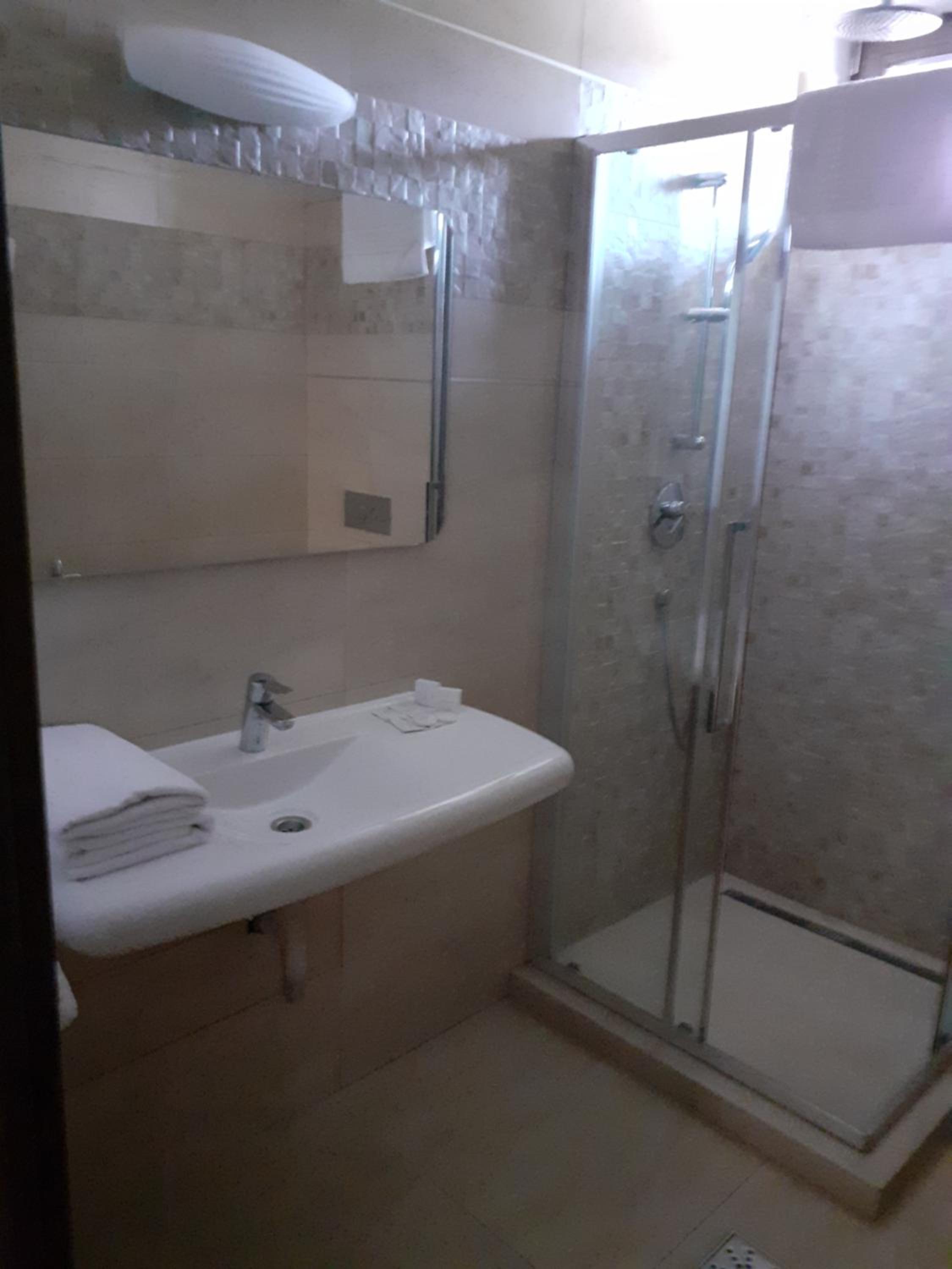 Double or Twin Room - Photo 2
