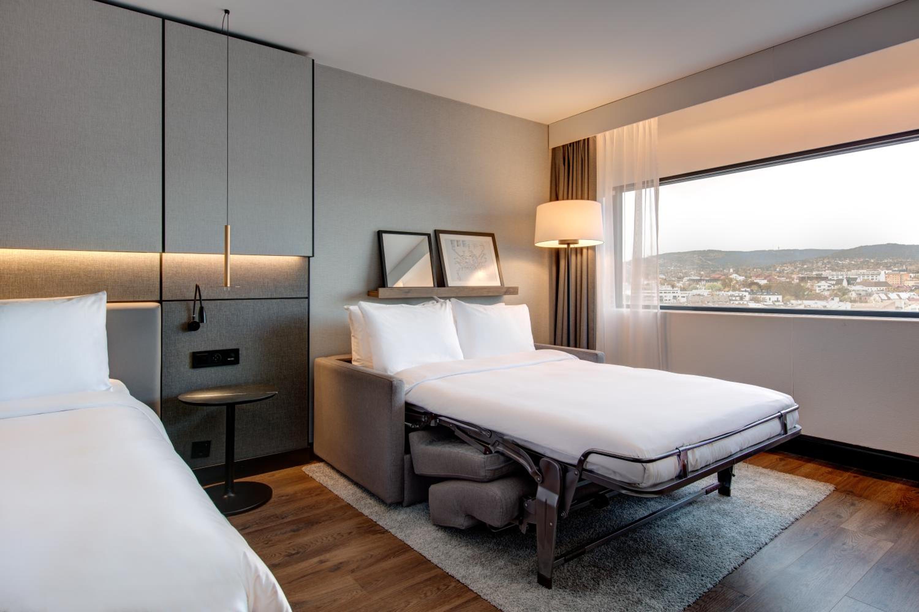 Deluxe Room - Photo 7